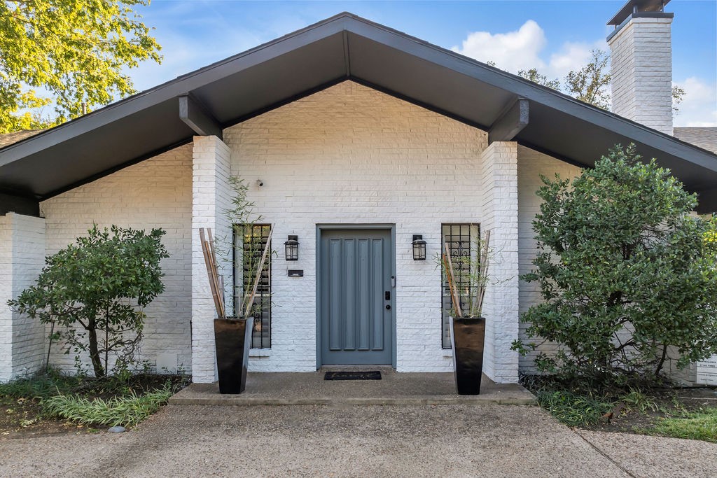 3330 Timberview Road Dallas TX 75229