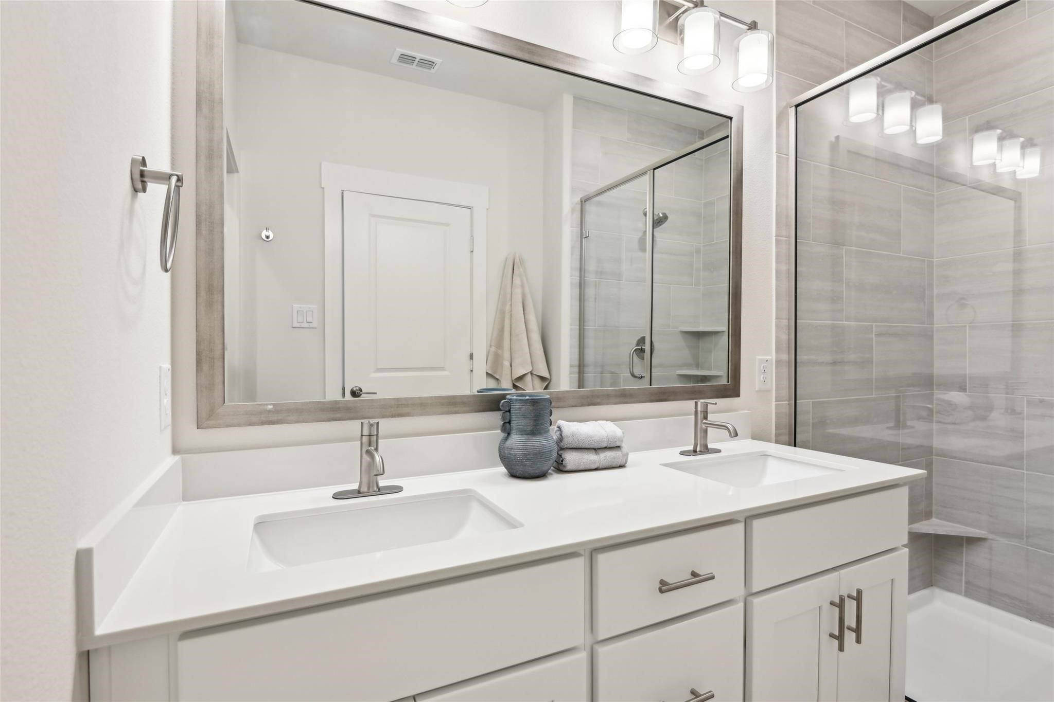 12895 Red Hawk Drive Farmers Branch TX 75234