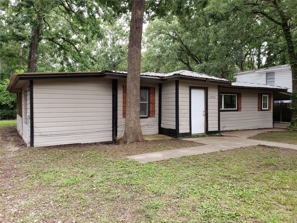 1909 Wahoo Lane West Tawakoni TX 75474