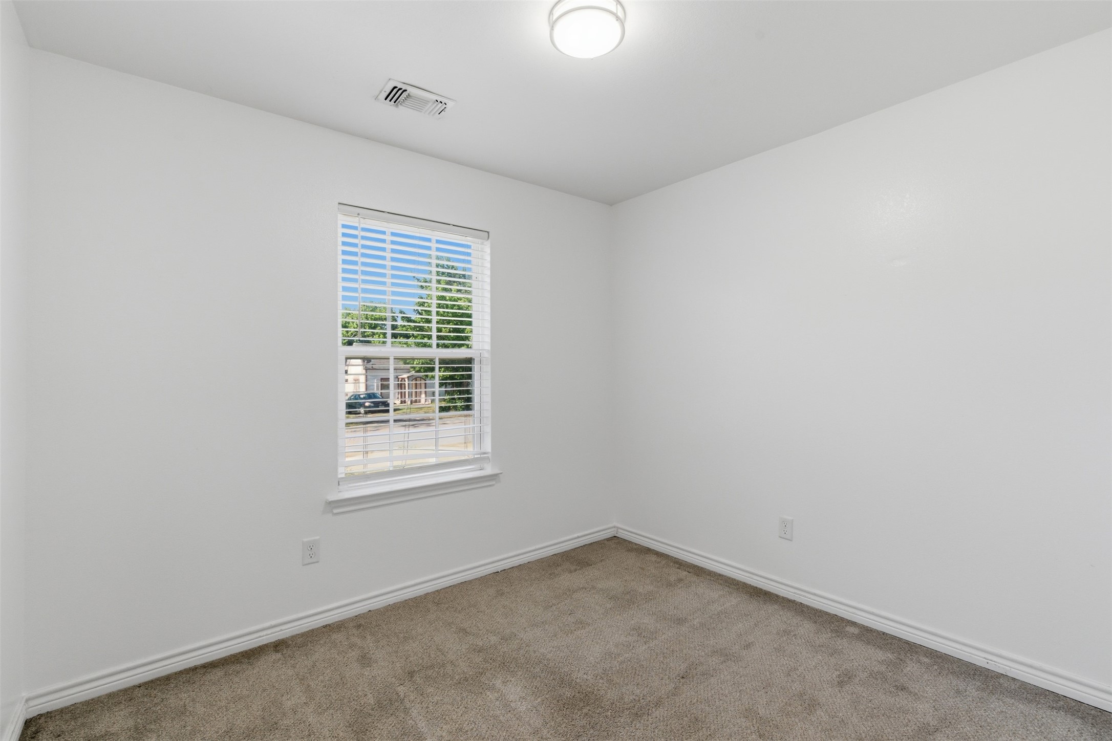 521 E Sears Street Denison TX 75021