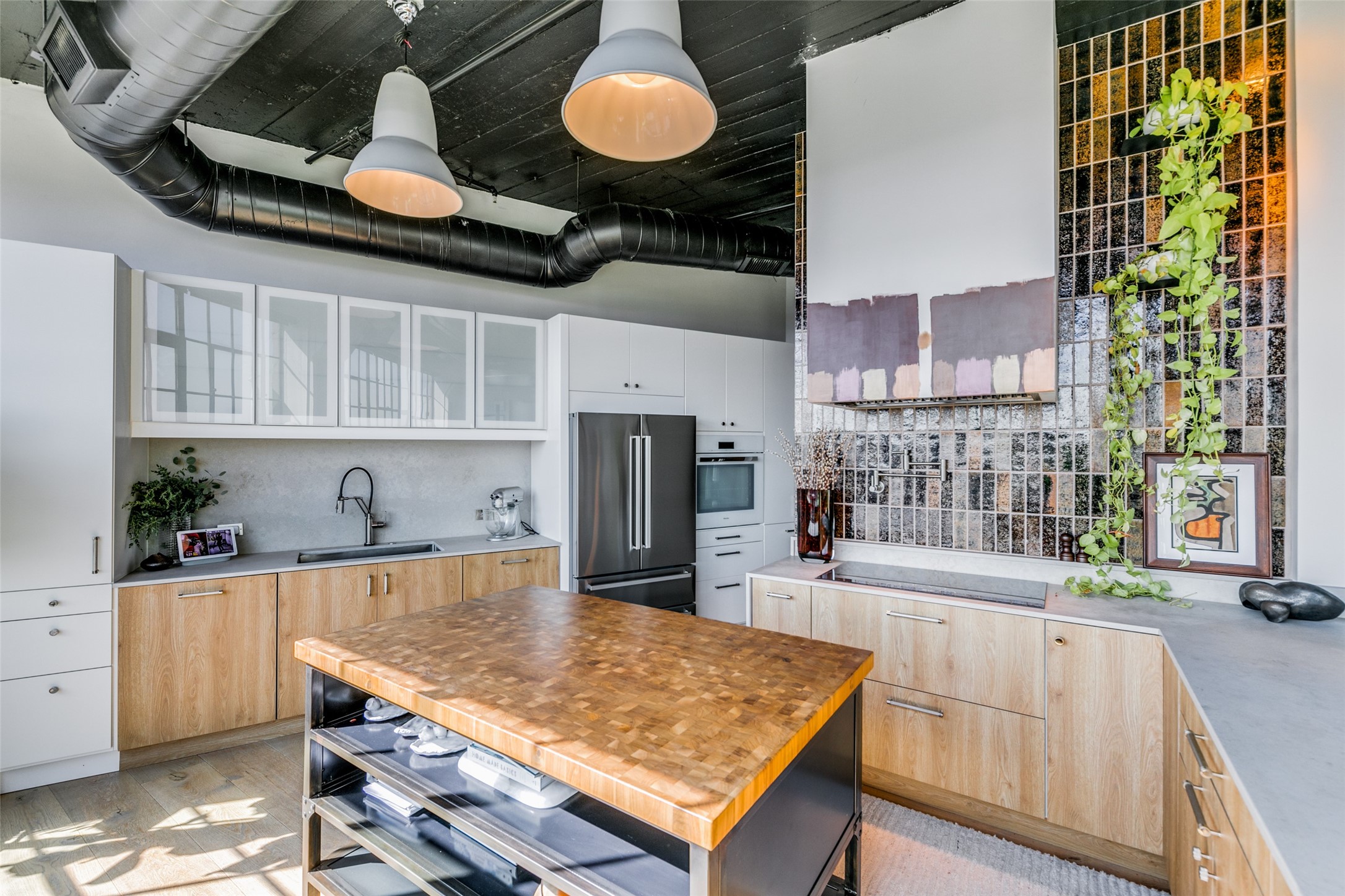 2220 Canton Street Dallas TX 75201
