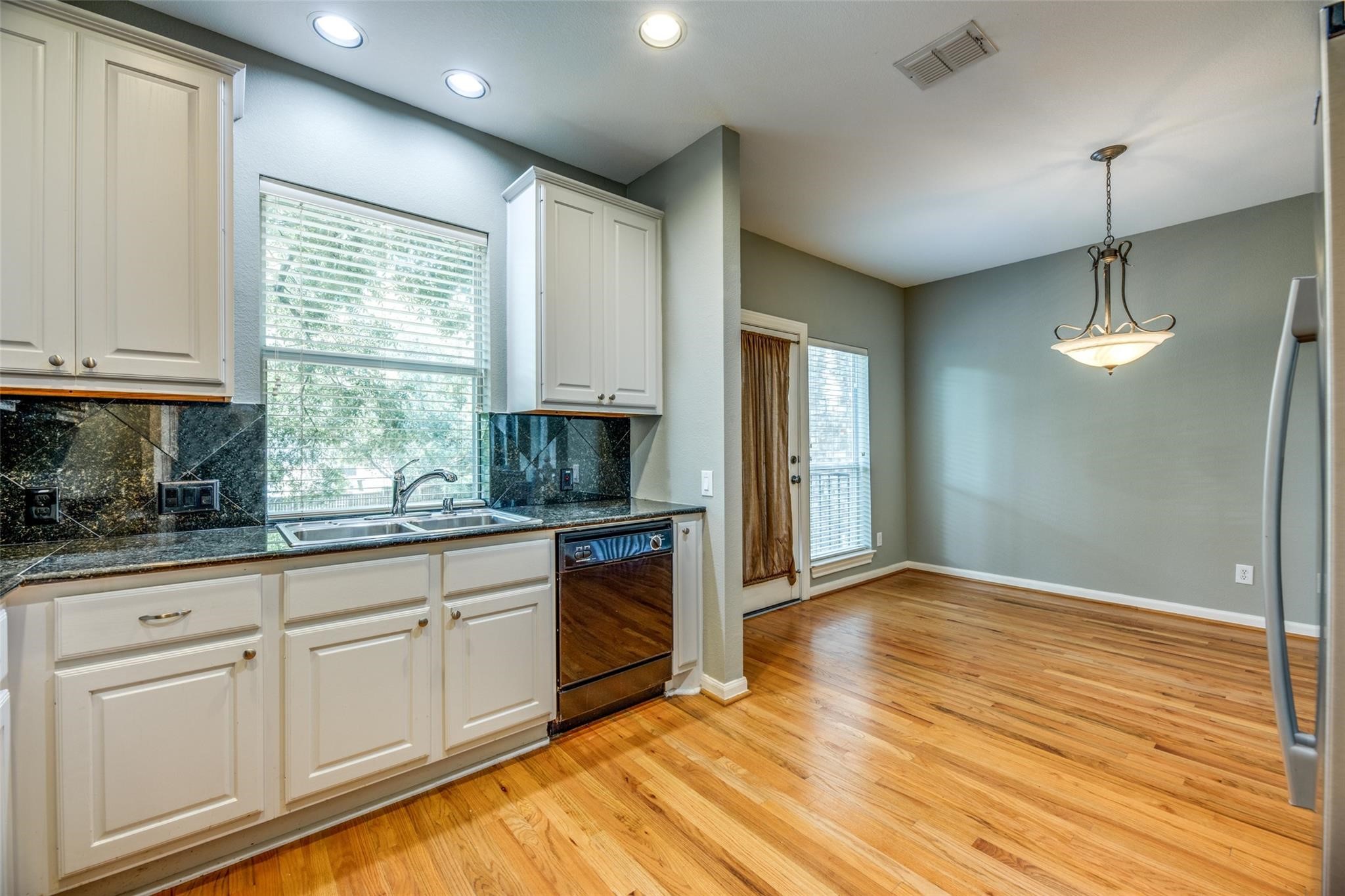 3903 Holland Avenue Dallas TX 75219