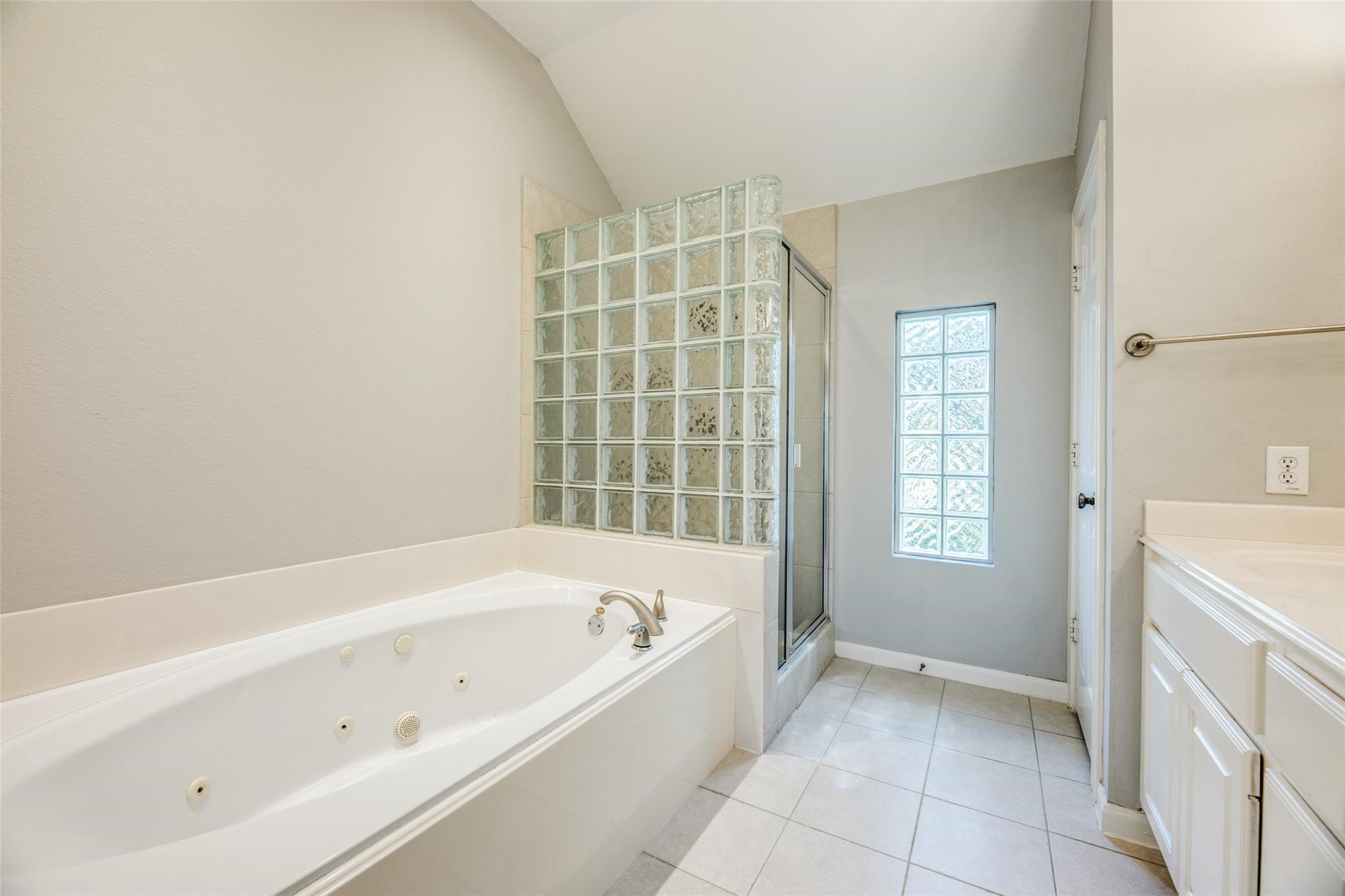 3903 Holland Avenue Dallas TX 75219