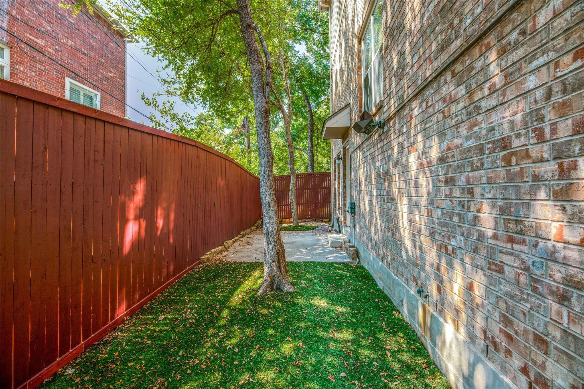 3903 Holland Avenue Dallas TX 75219