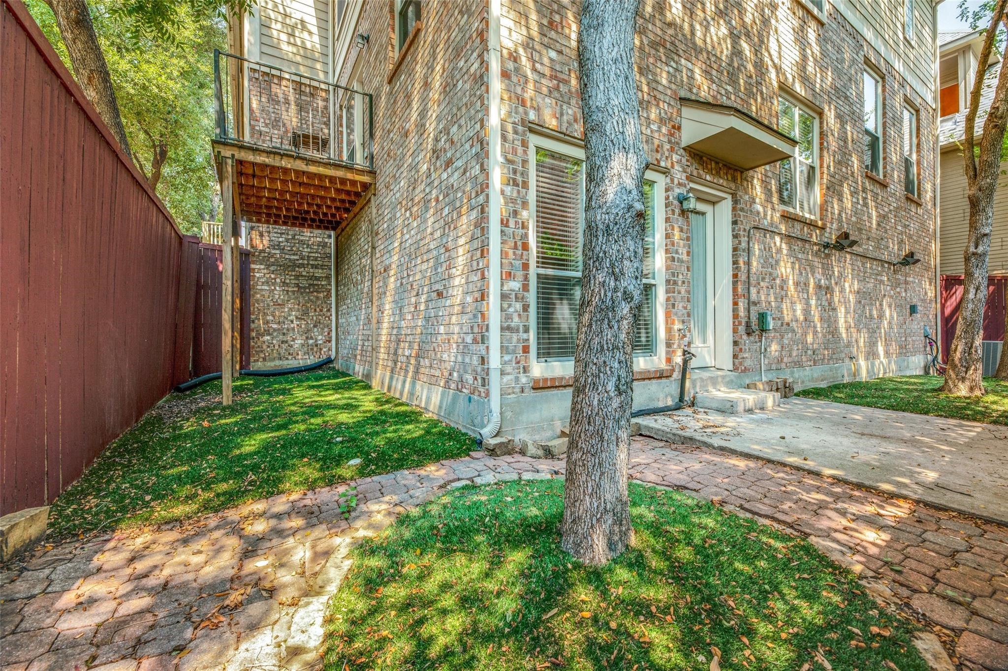 3903 Holland Avenue Dallas TX 75219
