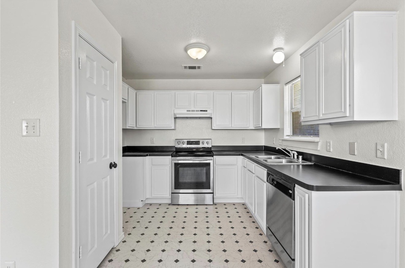5169 E Rim Road Dallas TX 75211