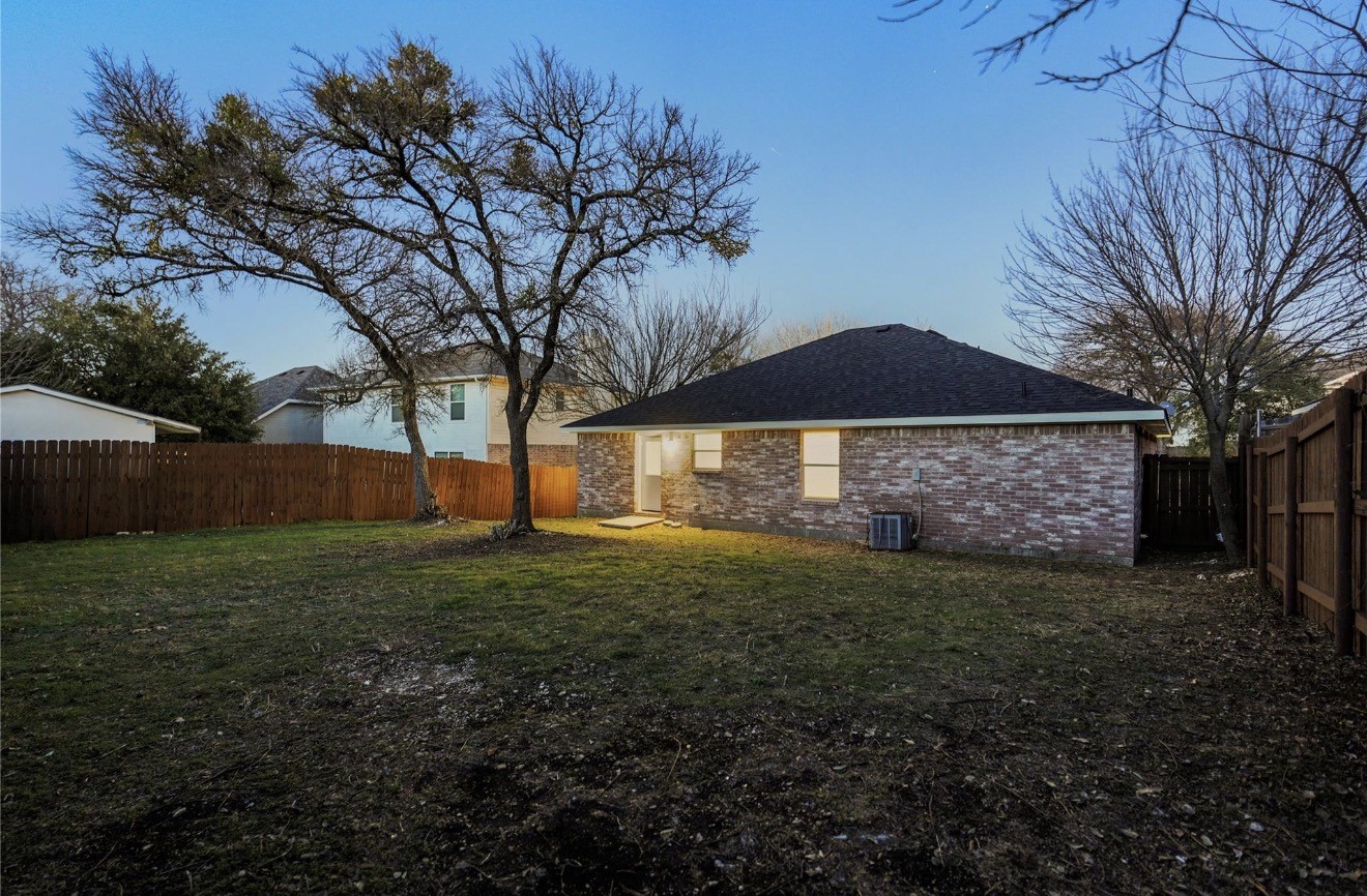 5169 E Rim Road Dallas TX 75211