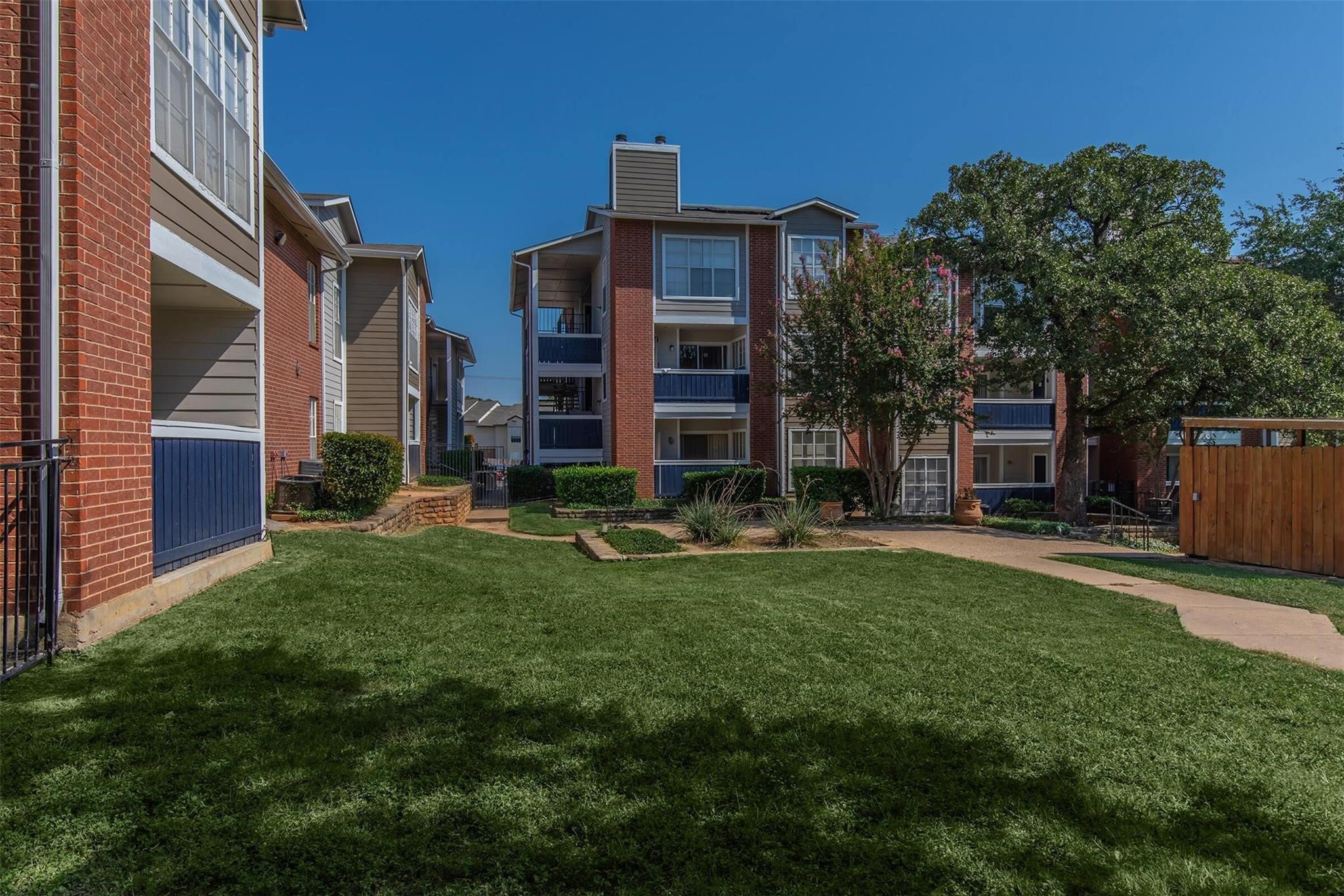 1826 Esters Road Irving TX 75061