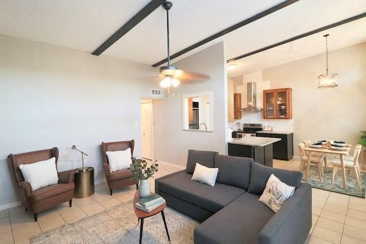 2708 Mccart Avenue Fort Worth TX 76110