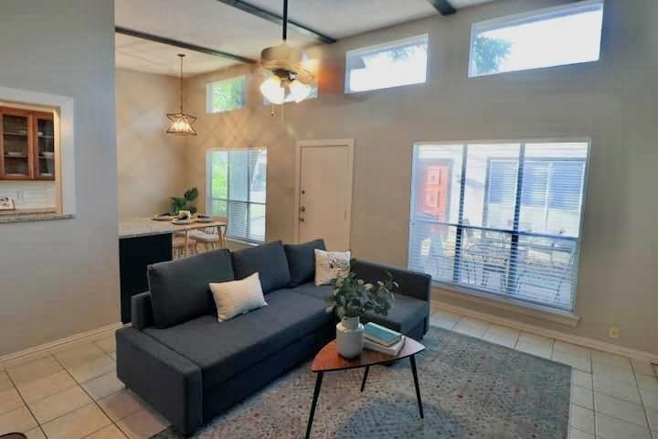 2708 Mccart Avenue Fort Worth TX 76110