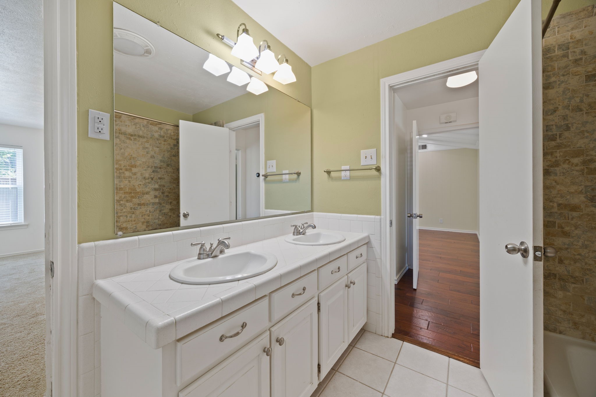 527 Twilight Trail Richardson TX 75080