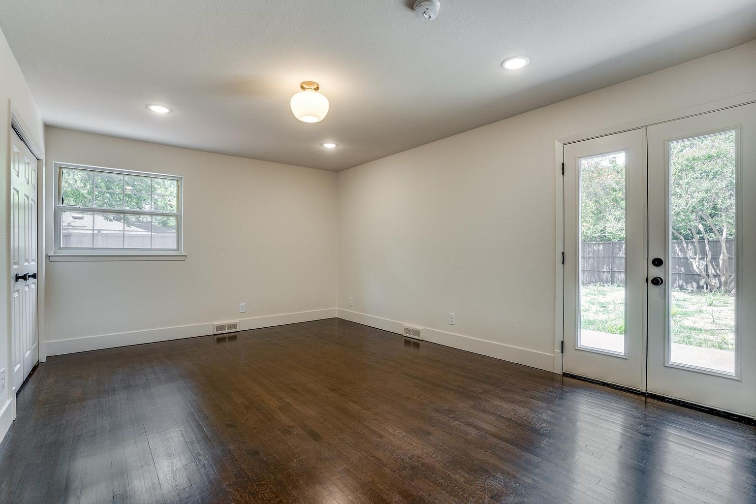10343 Marsh Lane Dallas TX 75229