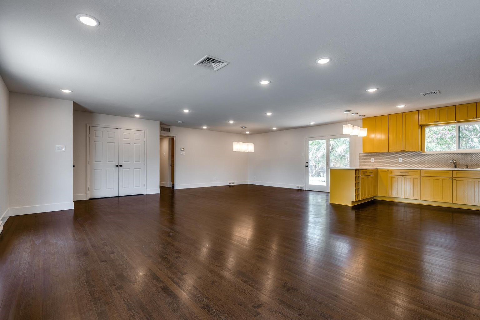 10343 Marsh Lane Dallas TX 75229
