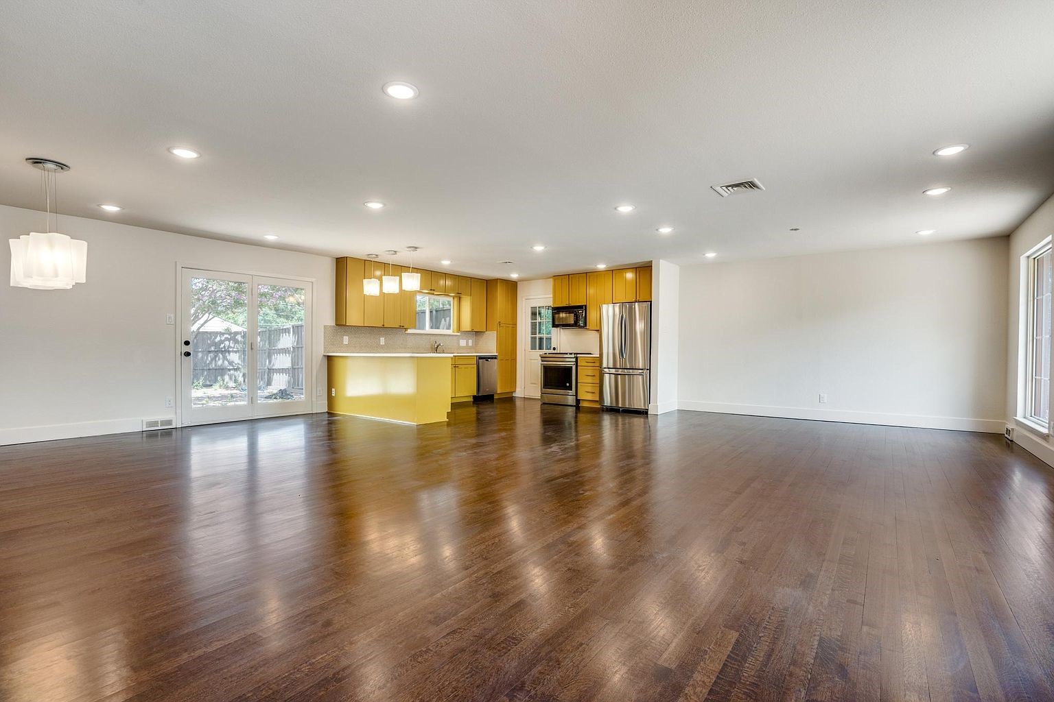 10343 Marsh Lane Dallas TX 75229