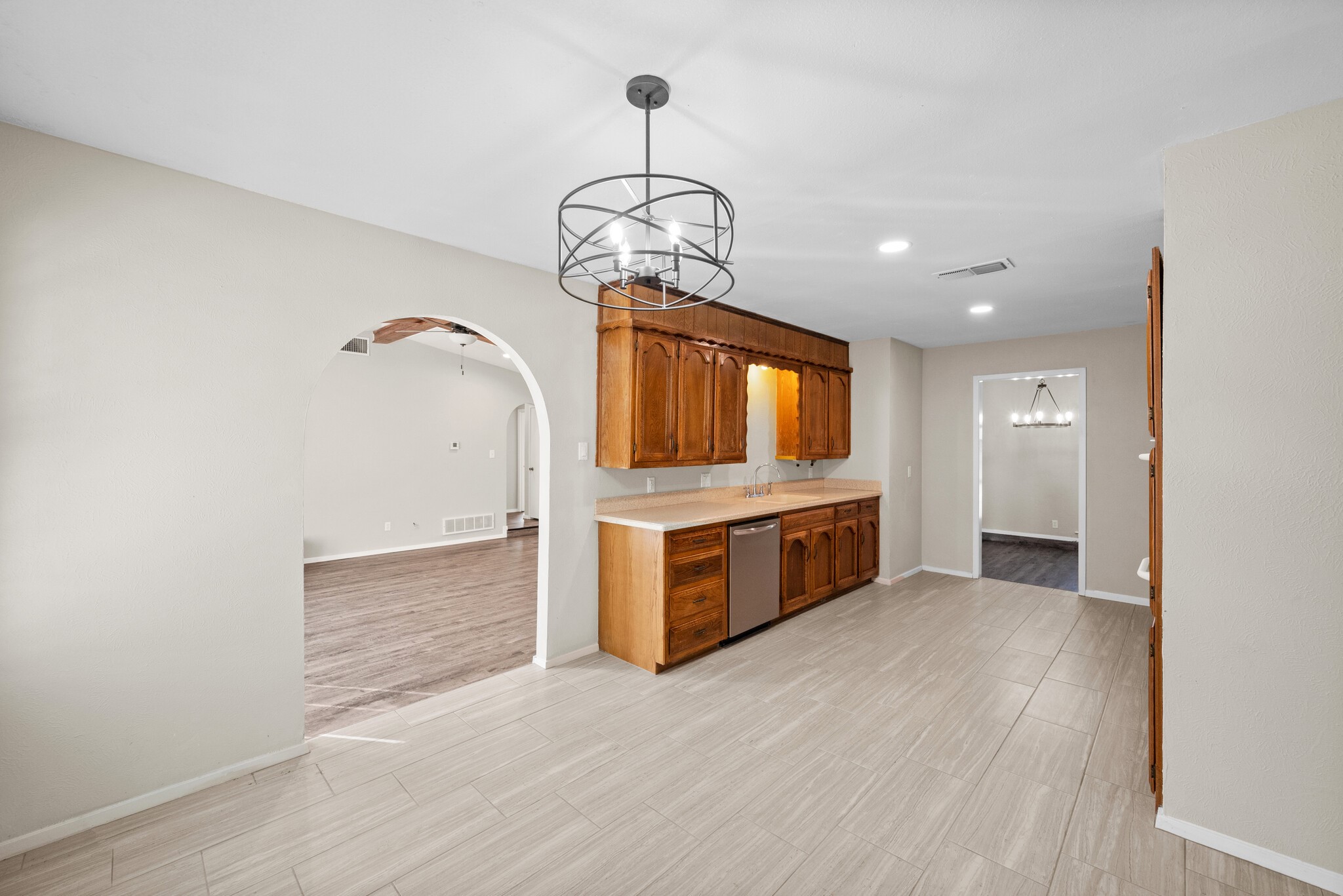 2001 San Jacinto Drive Arlington TX 76012