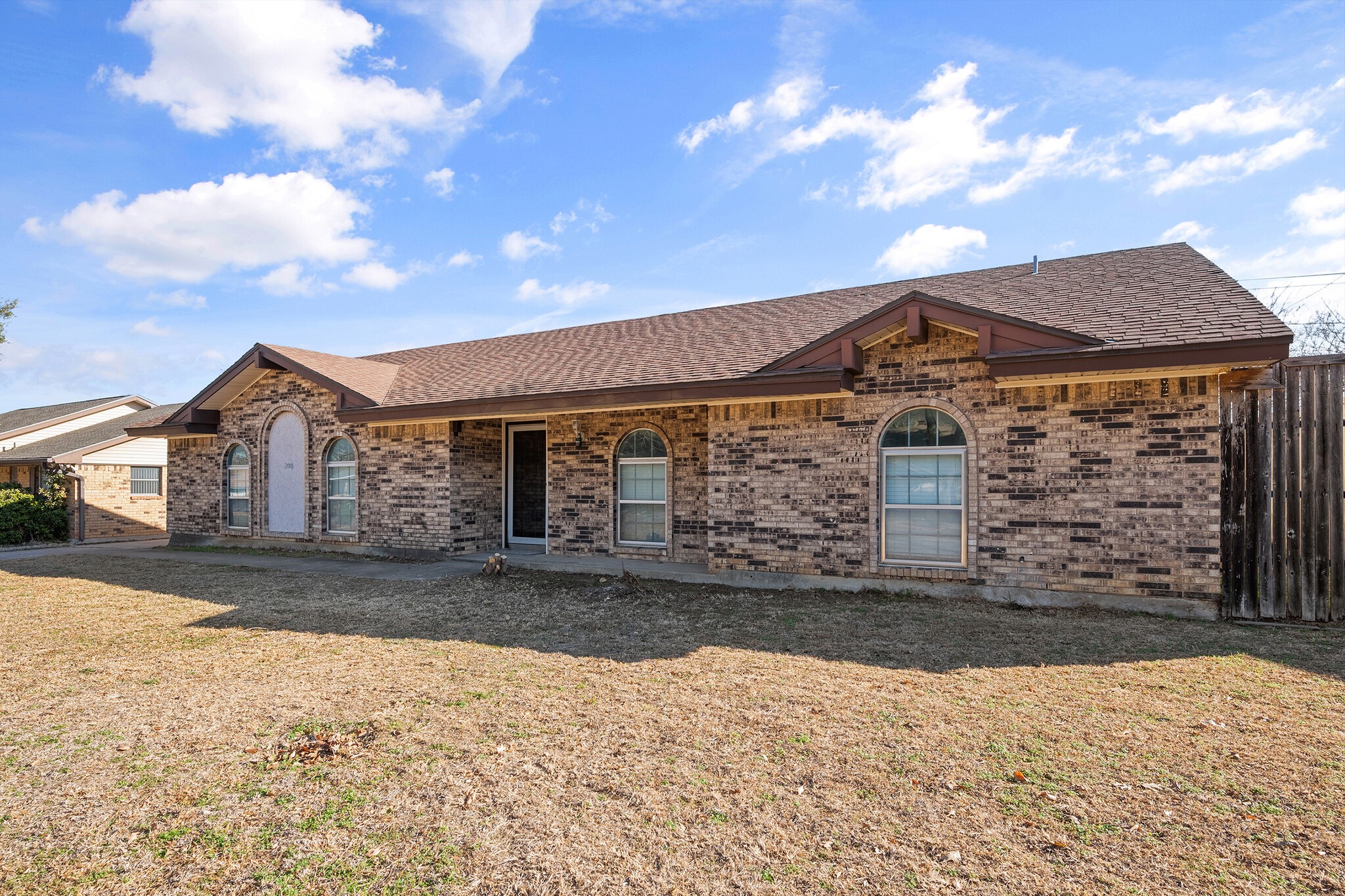 2001 San Jacinto Drive Arlington TX 76012