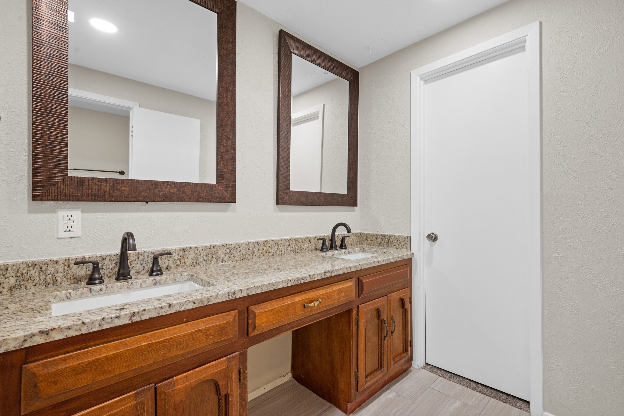 2001 San Jacinto Drive Arlington TX 76012