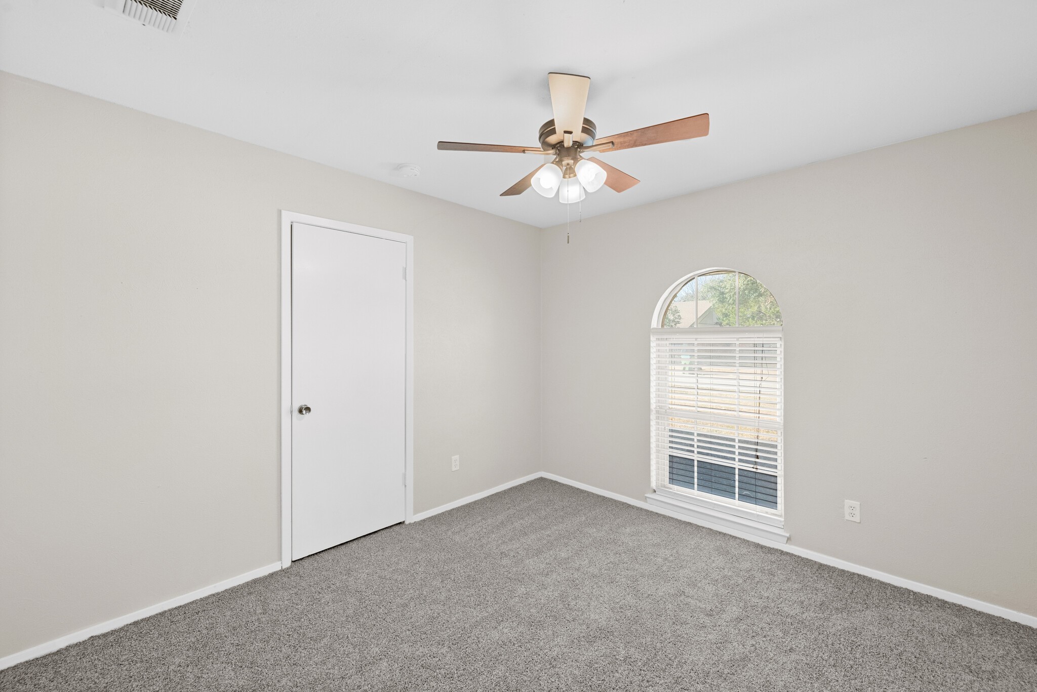 2001 San Jacinto Drive Arlington TX 76012