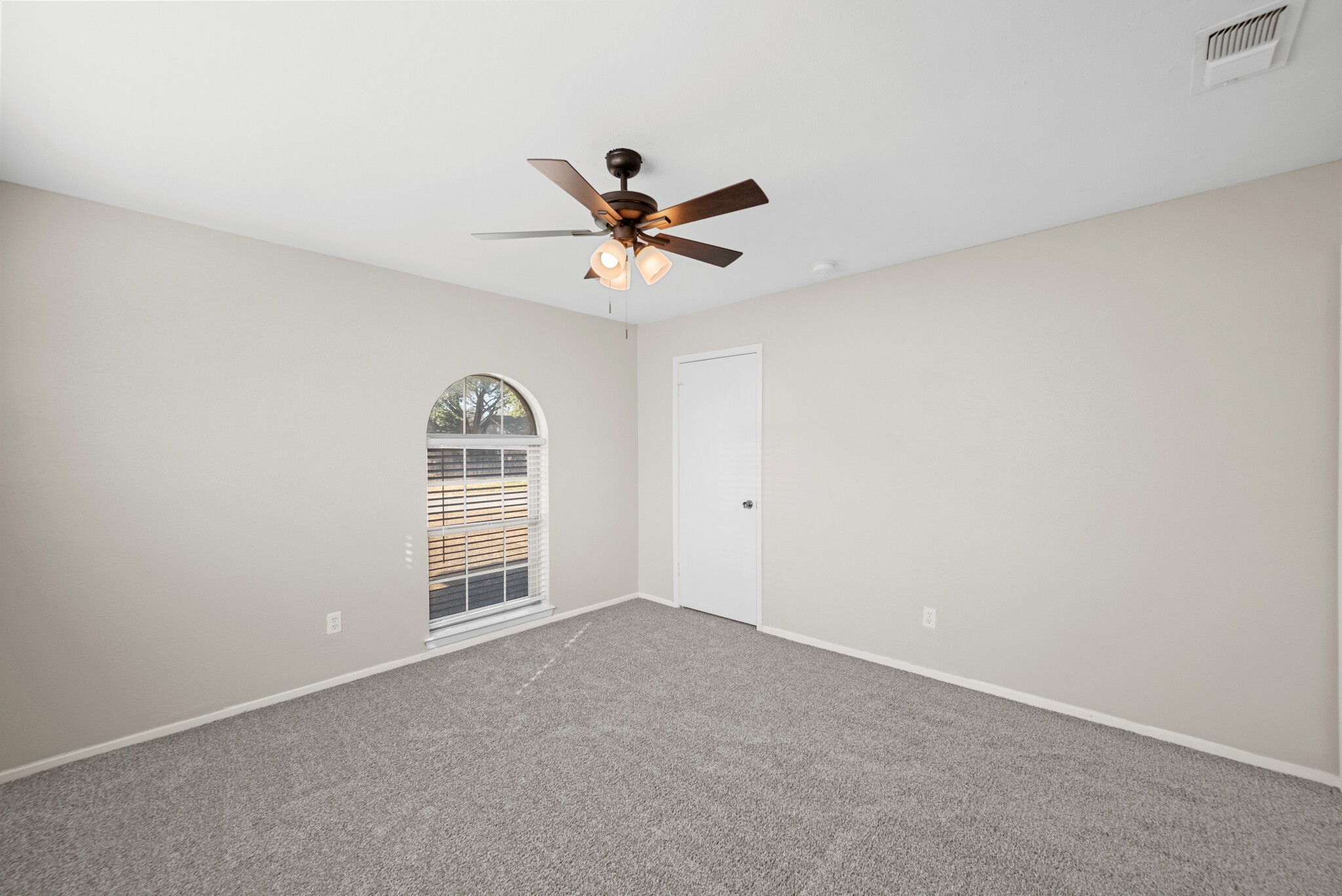 2001 San Jacinto Drive Arlington TX 76012