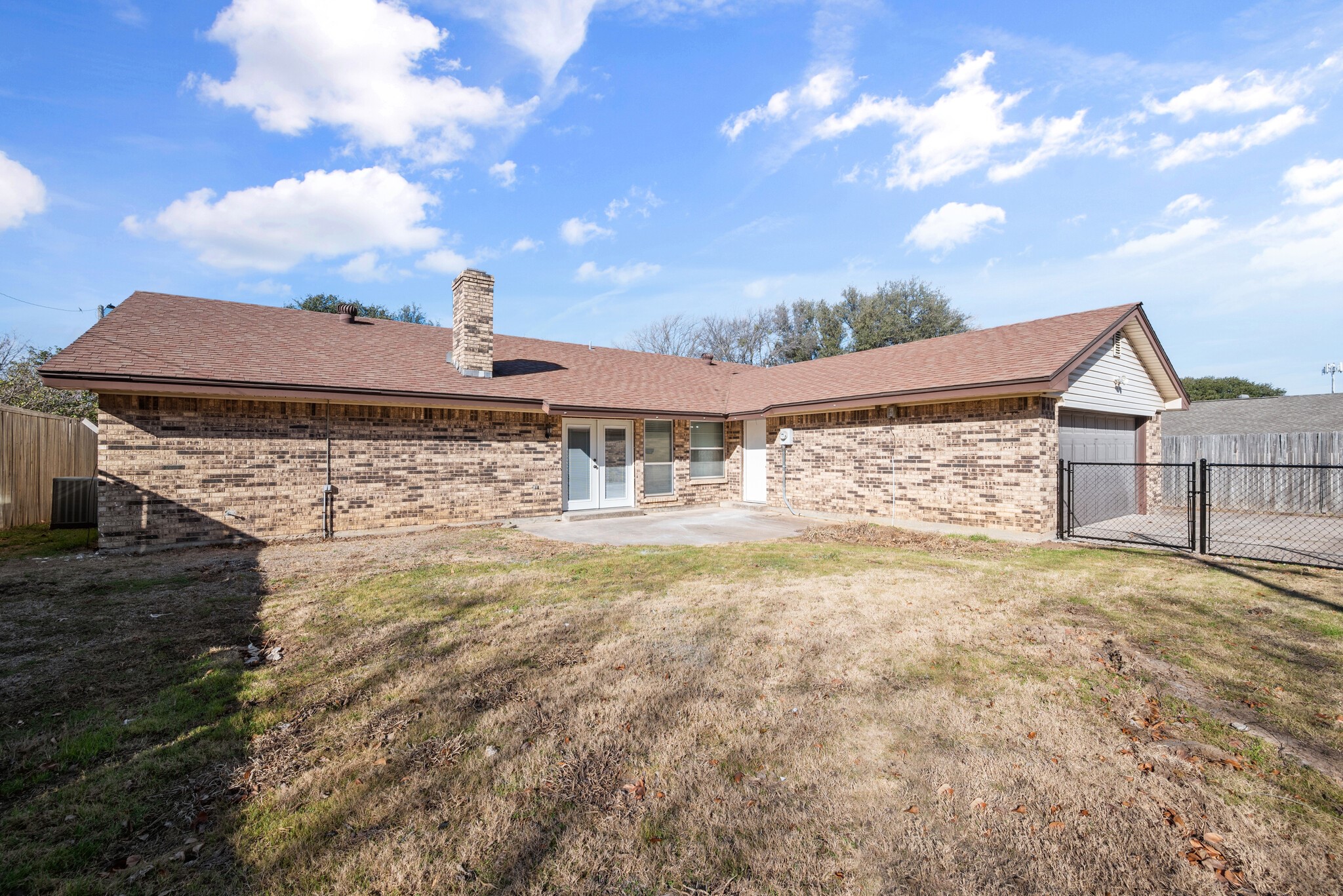 2001 San Jacinto Drive Arlington TX 76012