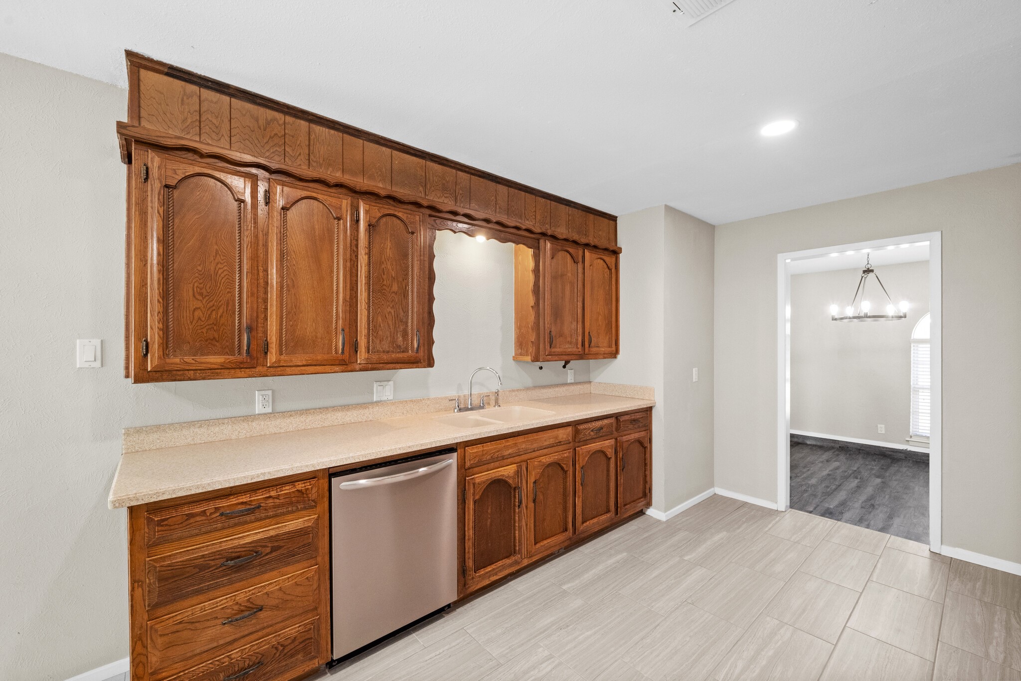 2001 San Jacinto Drive Arlington TX 76012
