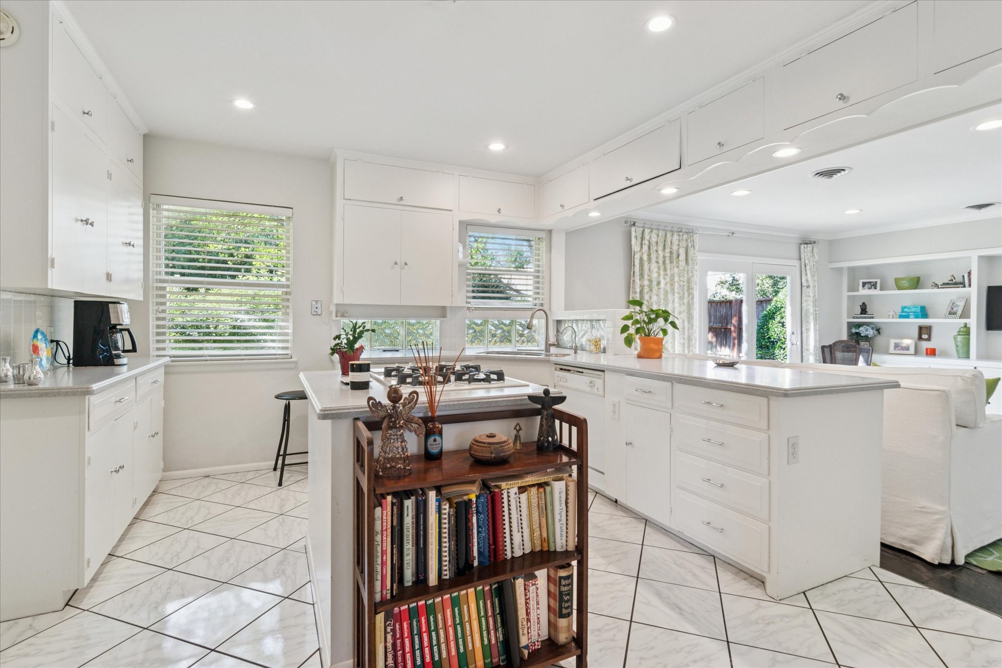 3982 Highgrove Drive Dallas TX 75220