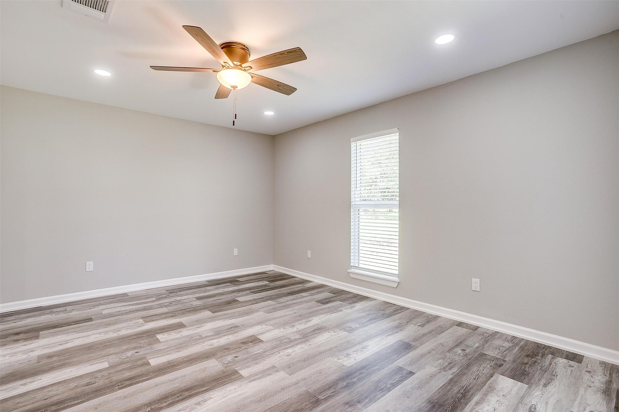 116 Kentucky Walnut Springs TX 76690