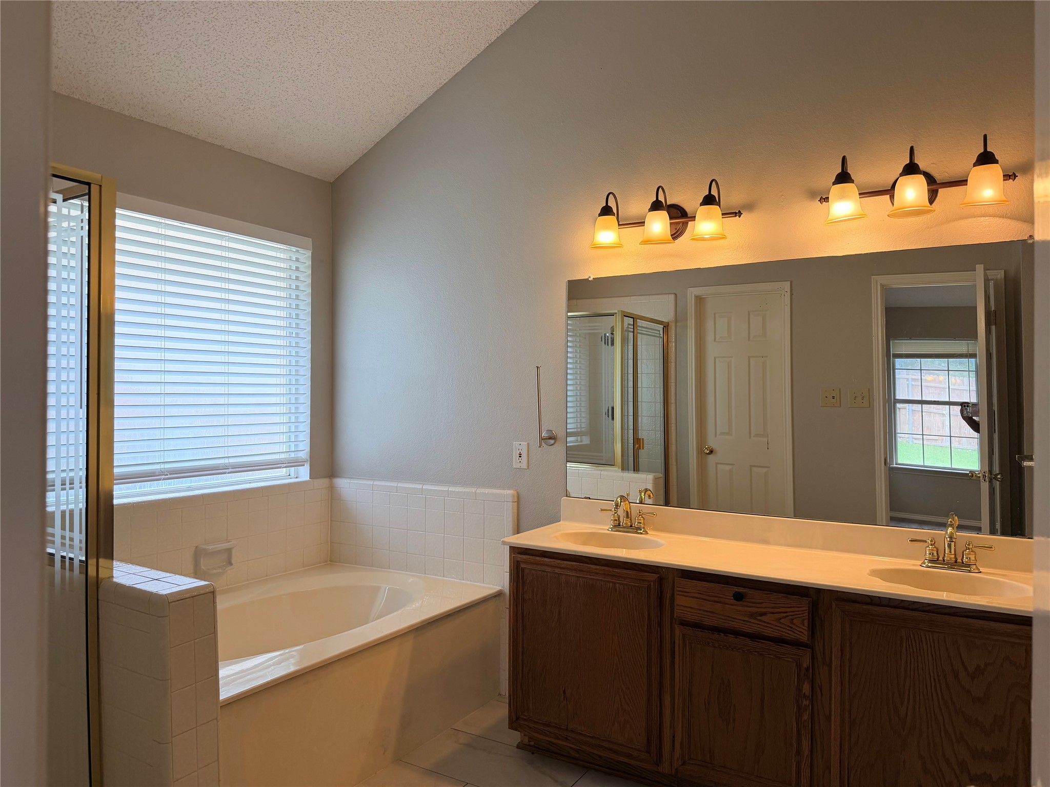 6709 Pecanwood Drive Arlington TX 76001