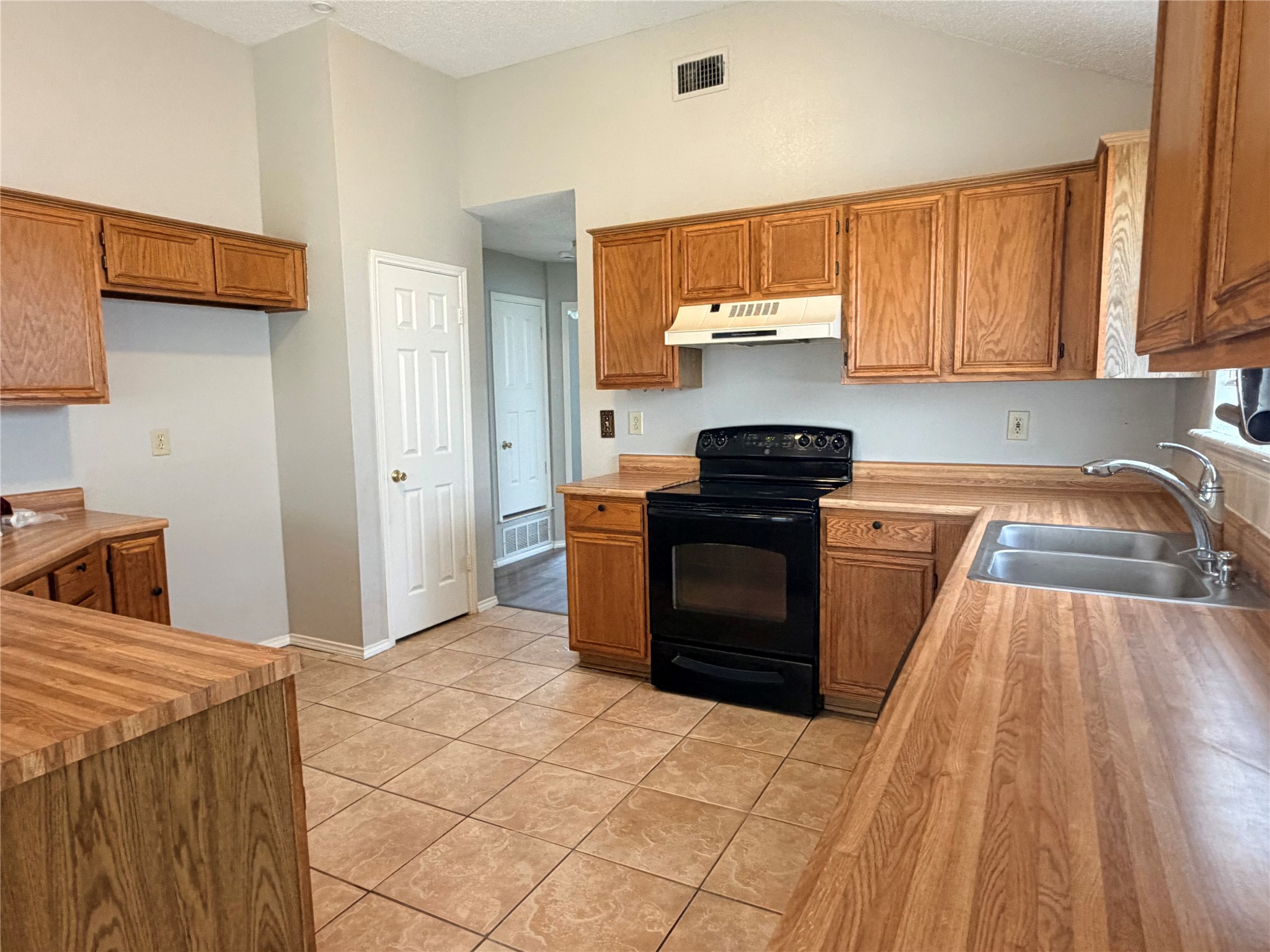6709 Pecanwood Drive Arlington TX 76001