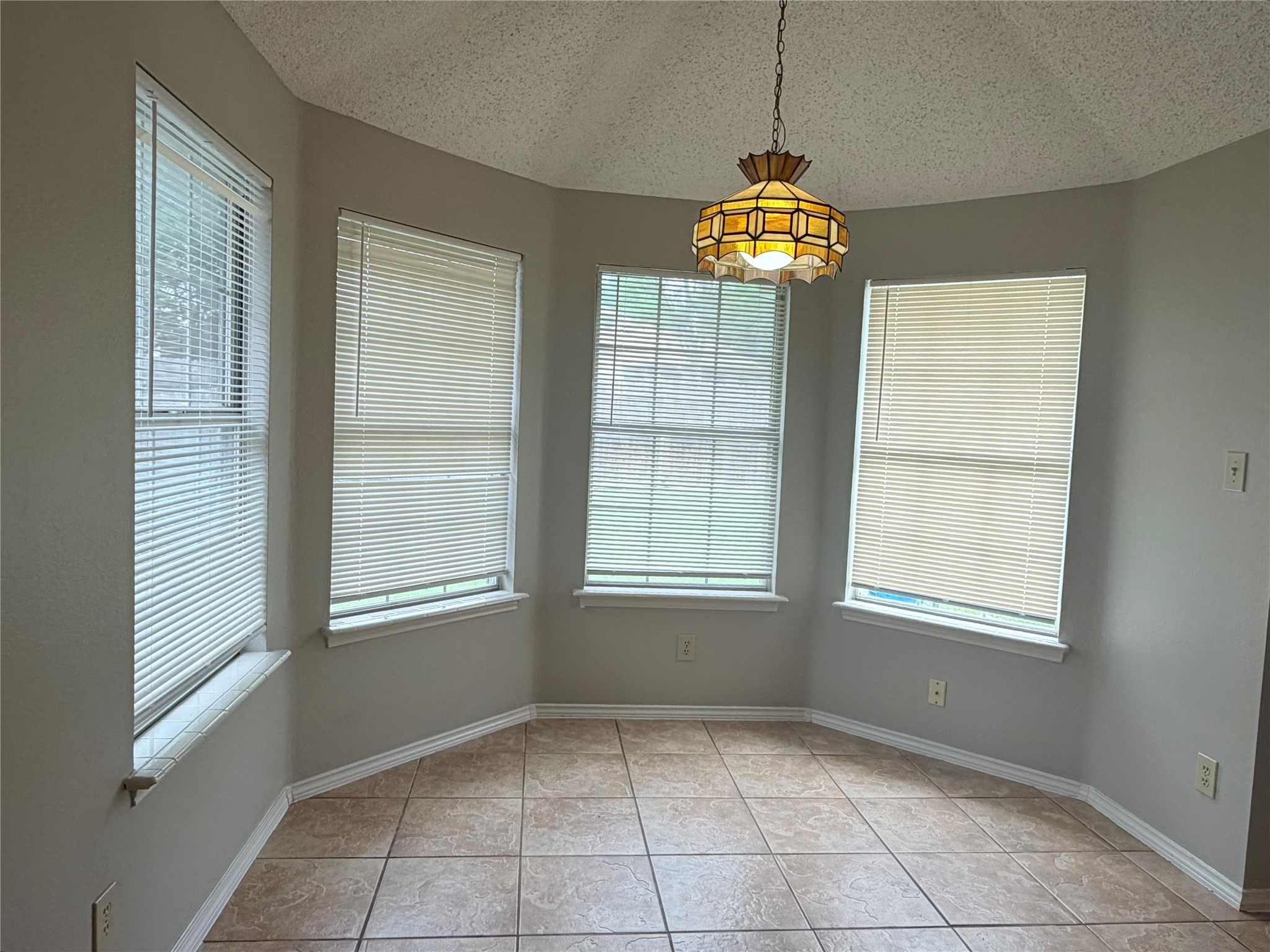 6709 Pecanwood Drive Arlington TX 76001
