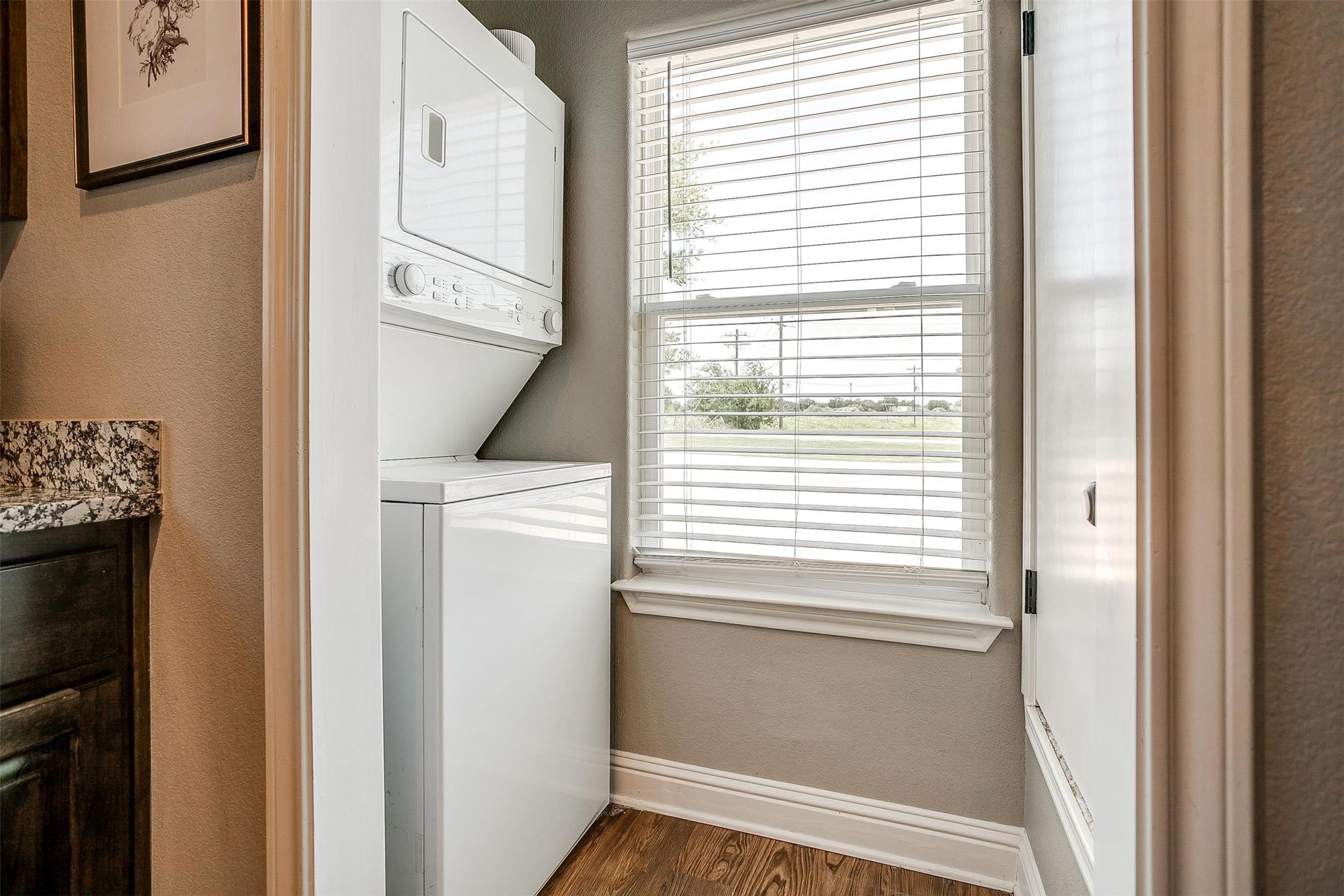 2710 James Granbury TX 76049