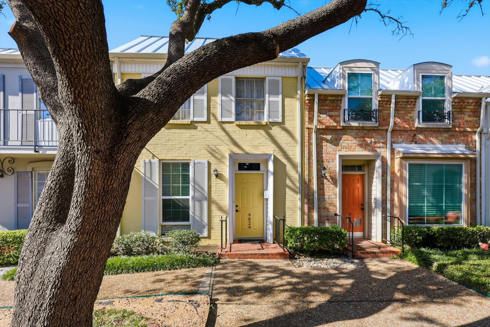 9829 Park Lane Court Dallas TX 75220