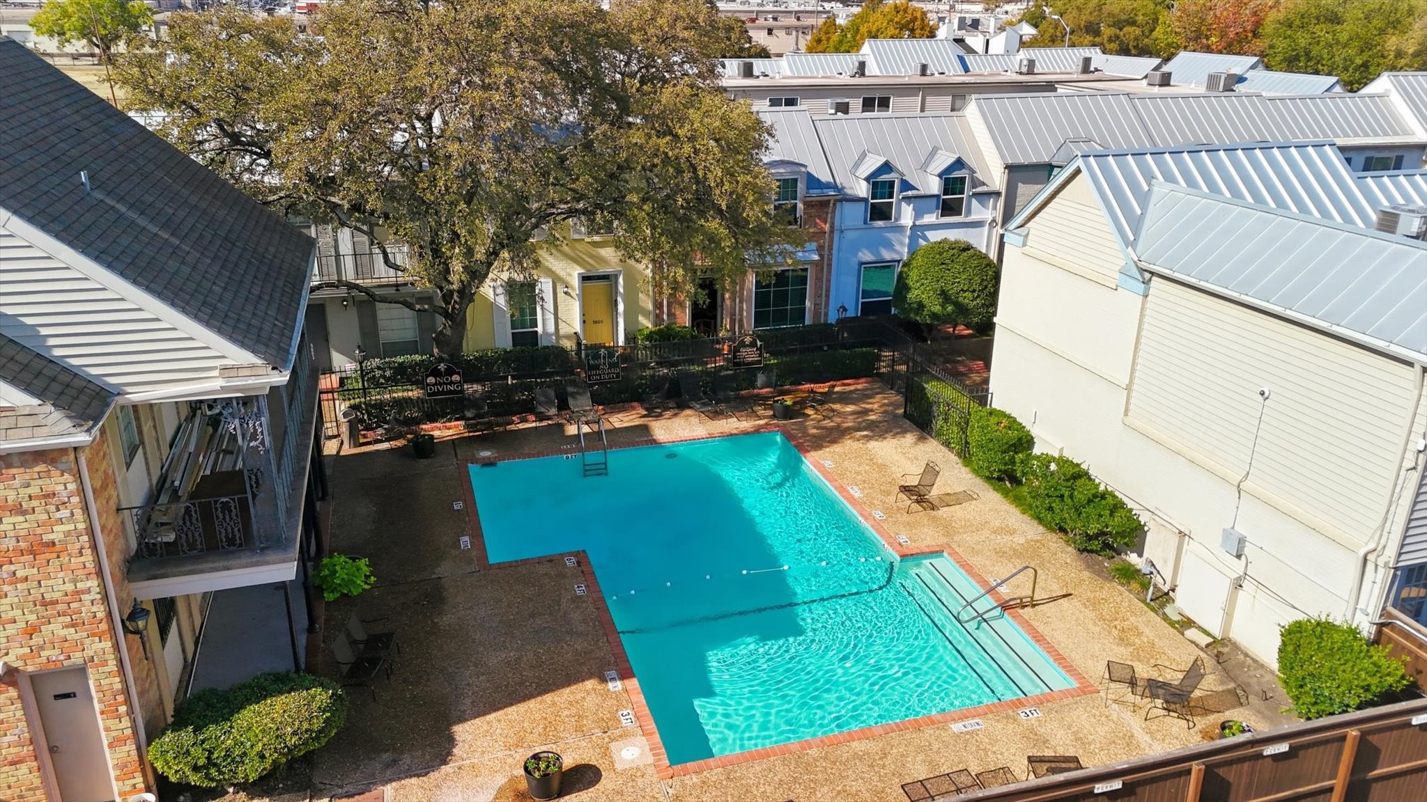 9829 Park Lane Court Dallas TX 75220