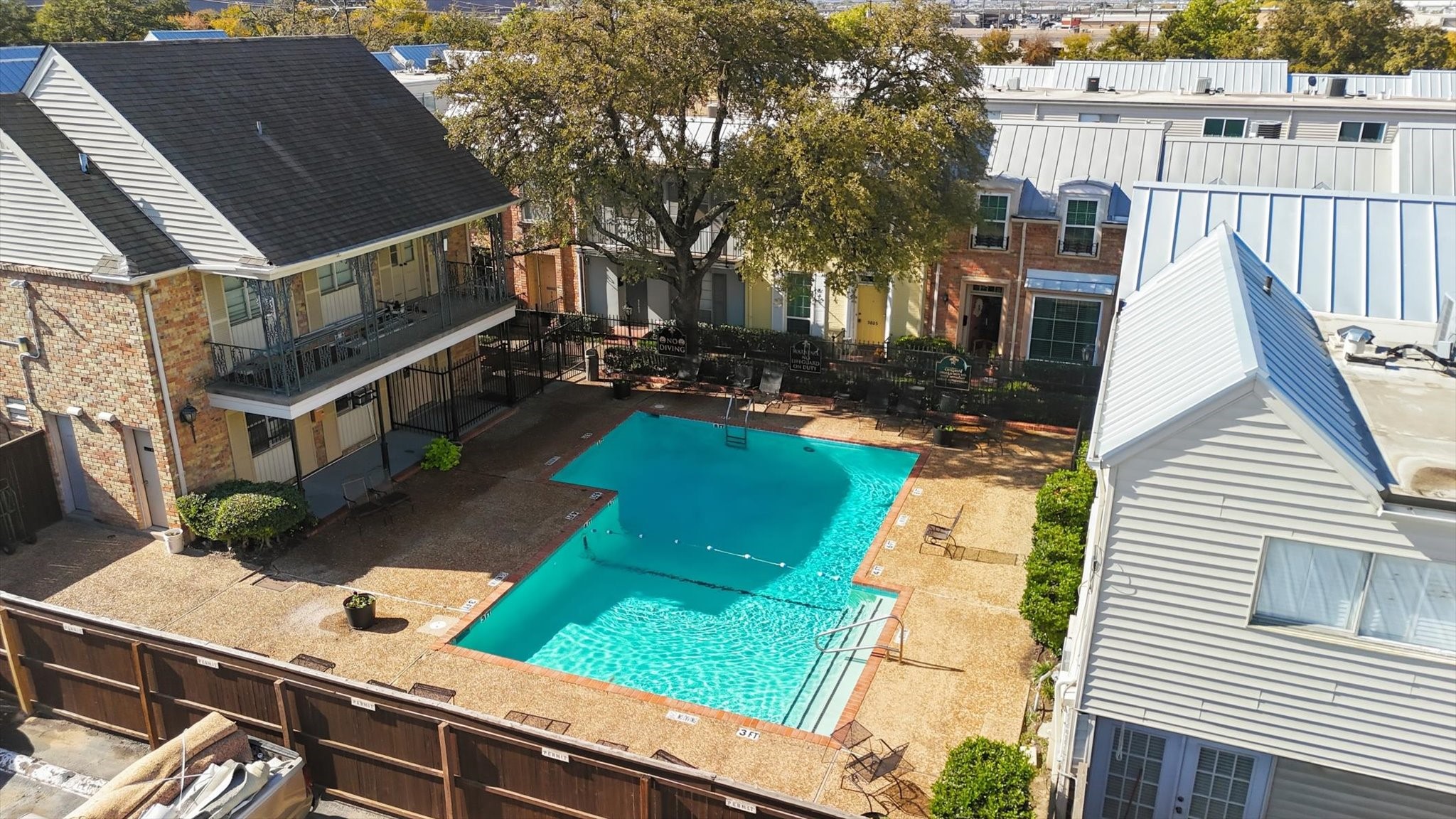 9829 Park Lane Court Dallas TX 75220