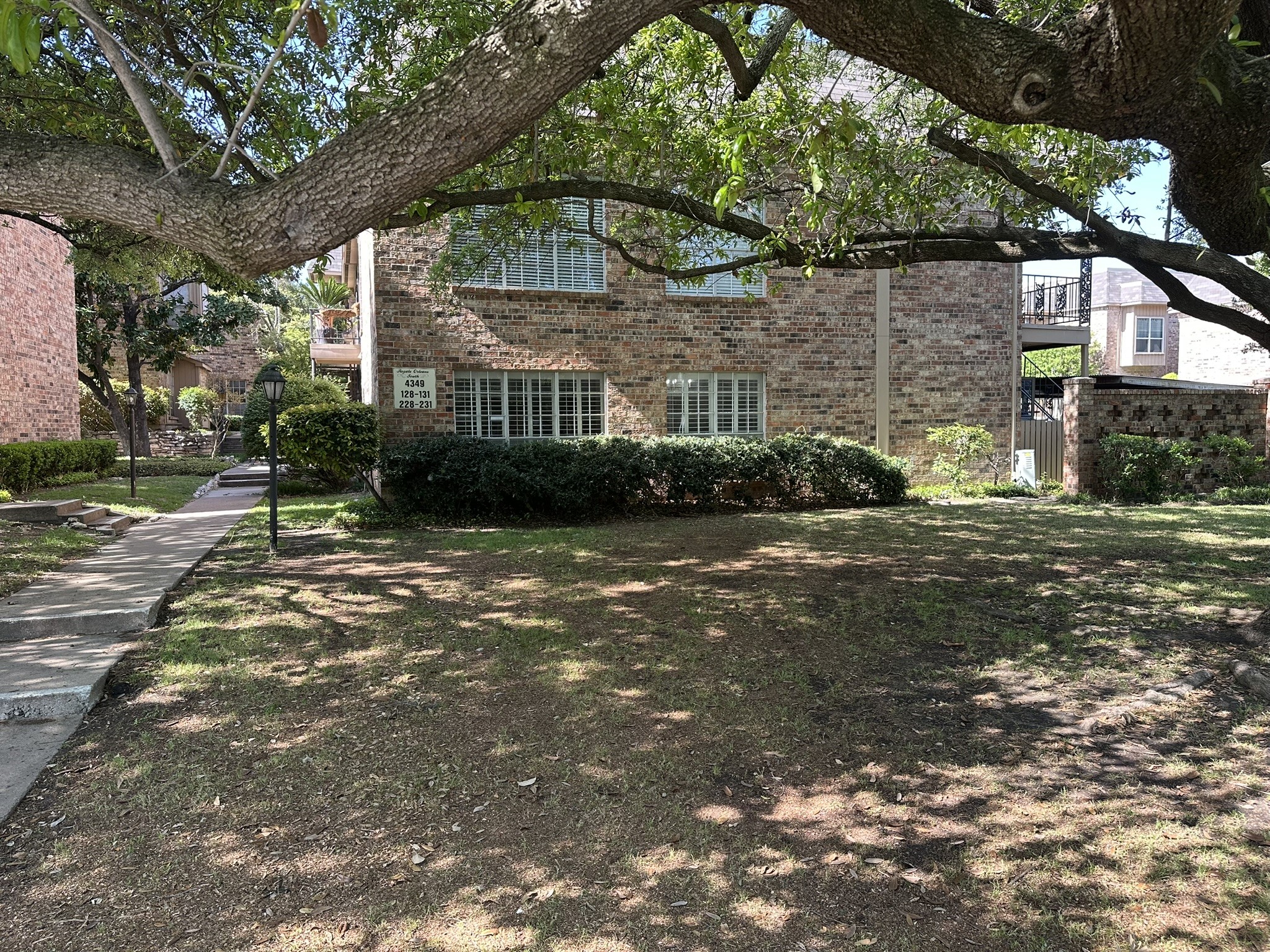 4349 Bellaire Drive S Fort Worth TX 76109