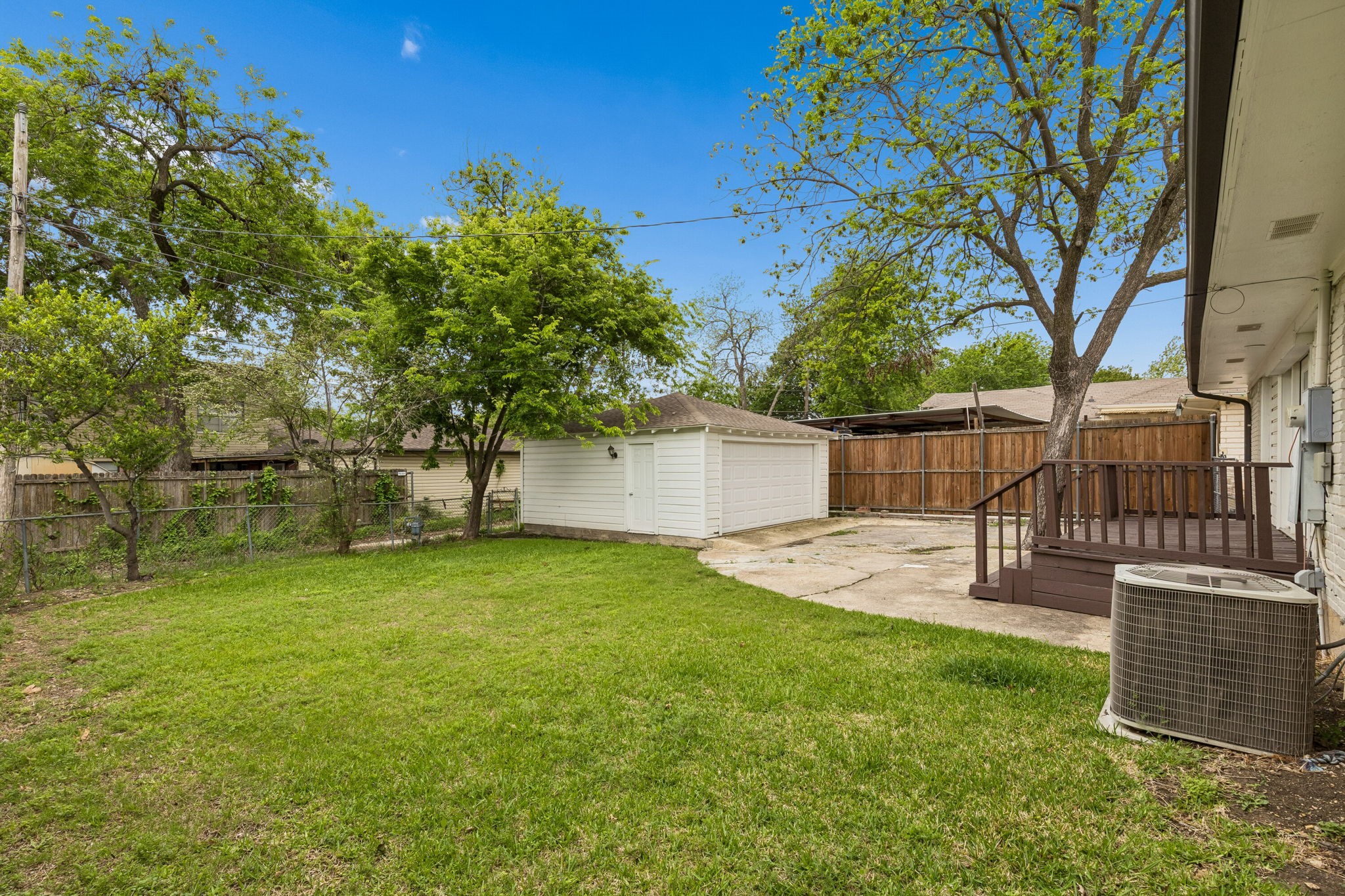 2812 San Medina Avenue Dallas TX 75228