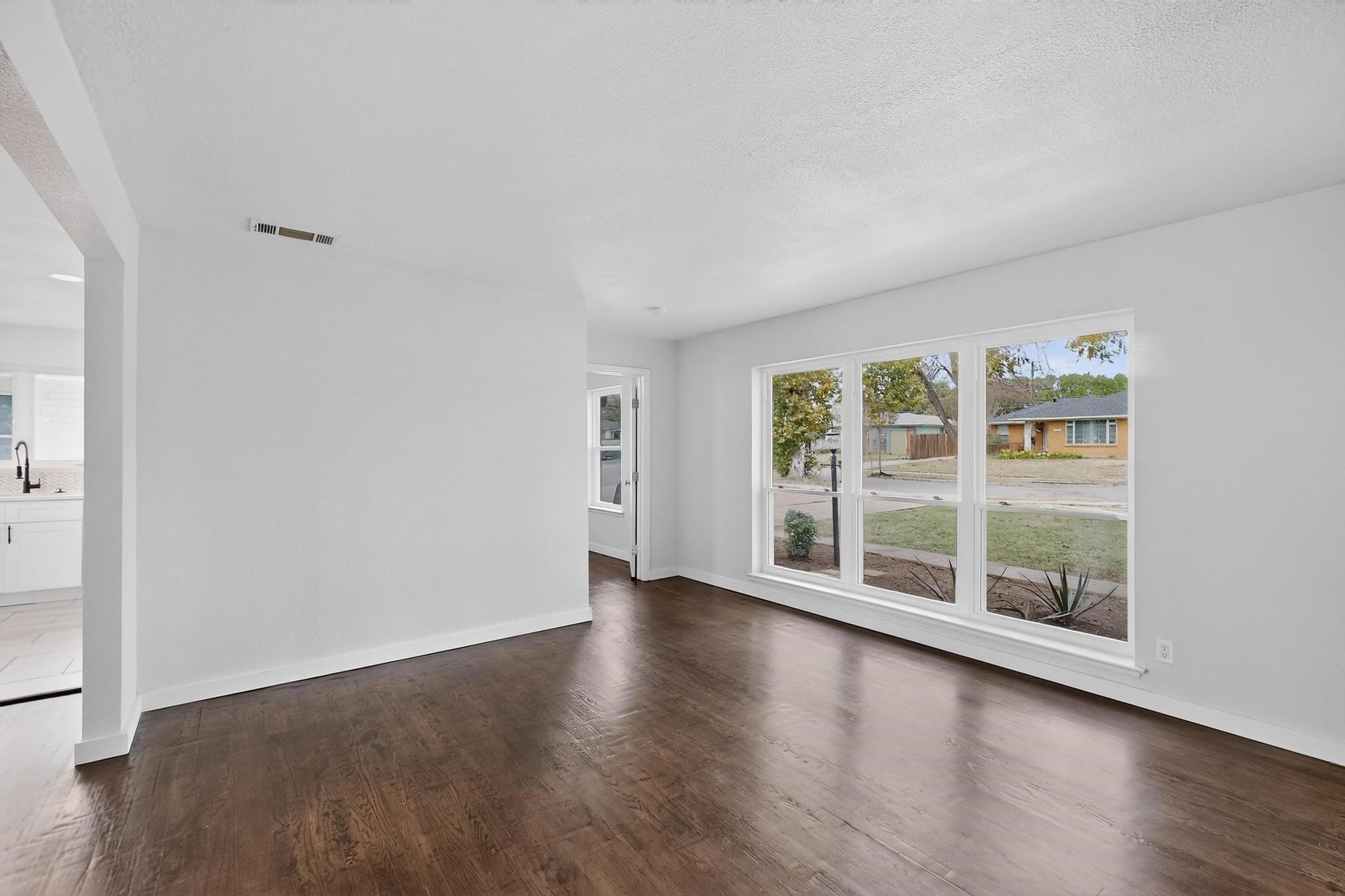 2812 San Medina Avenue Dallas TX 75228