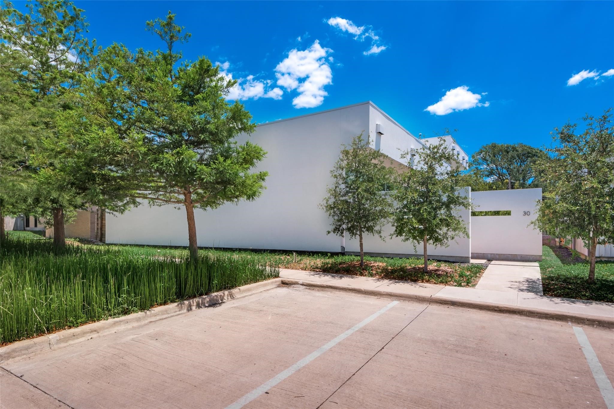 30 Vanguard Way Dallas TX 75243