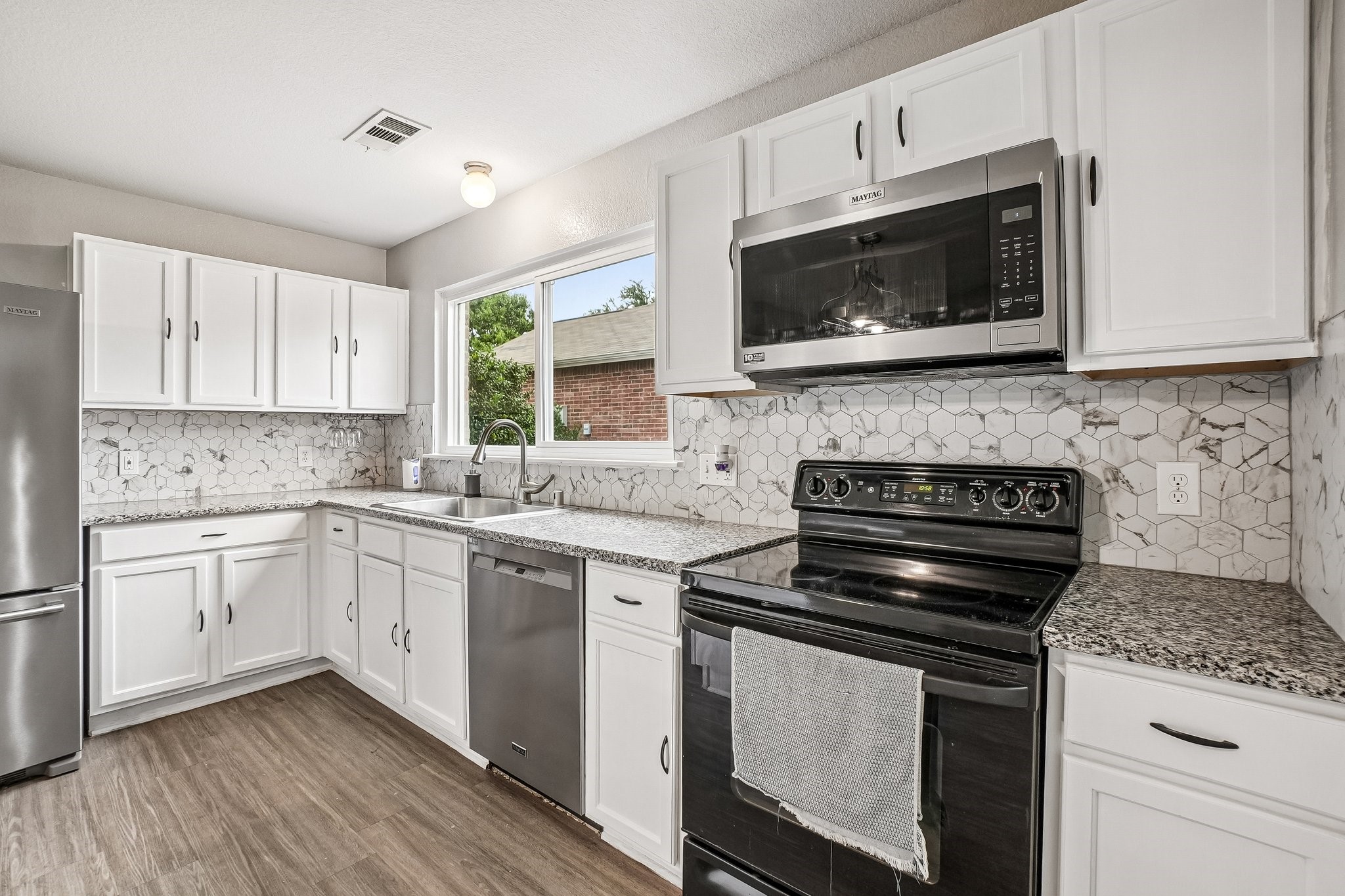 1220 Mockingbird Drive Aubrey TX 76227