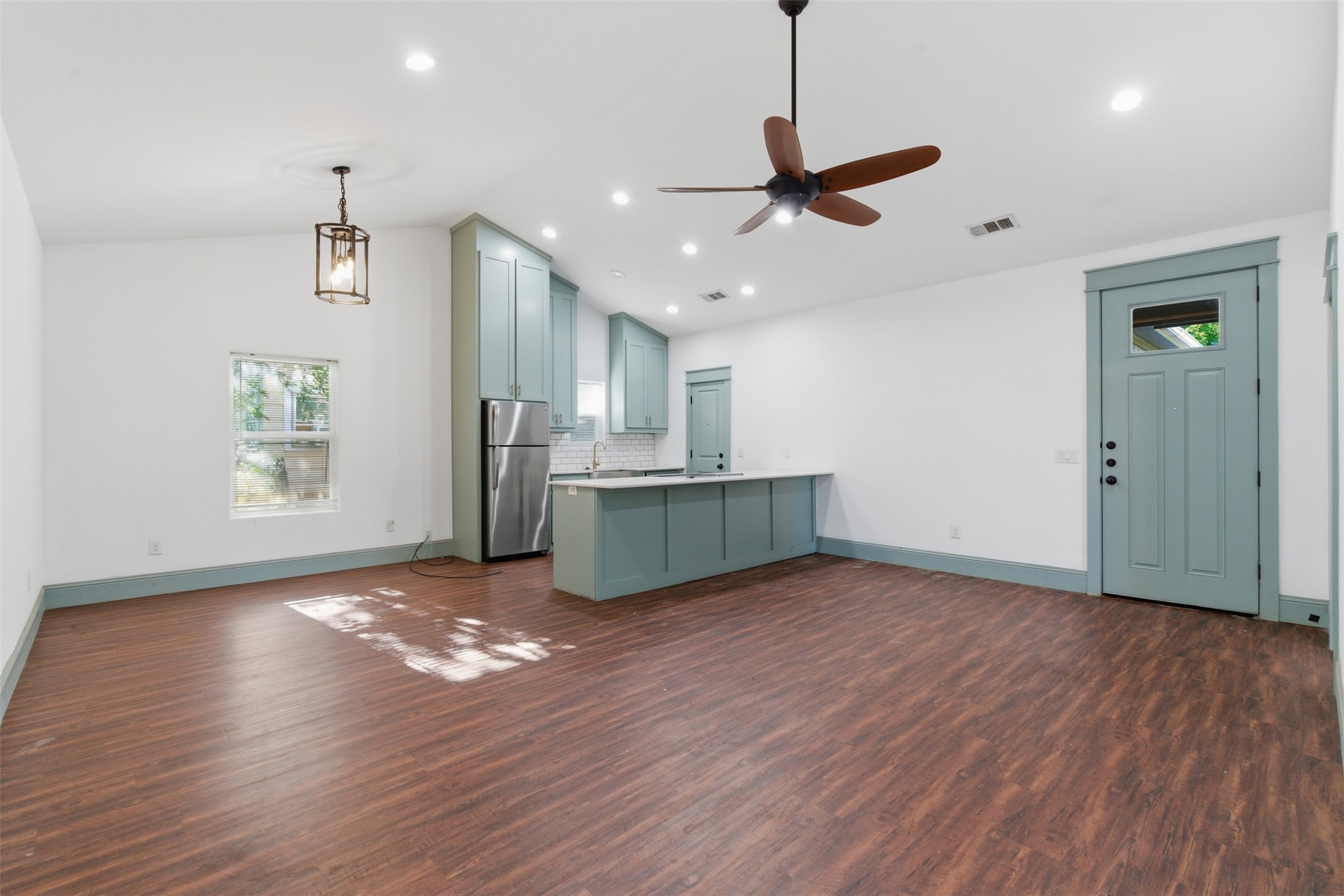 1731 W Elm Street Denison TX 75020