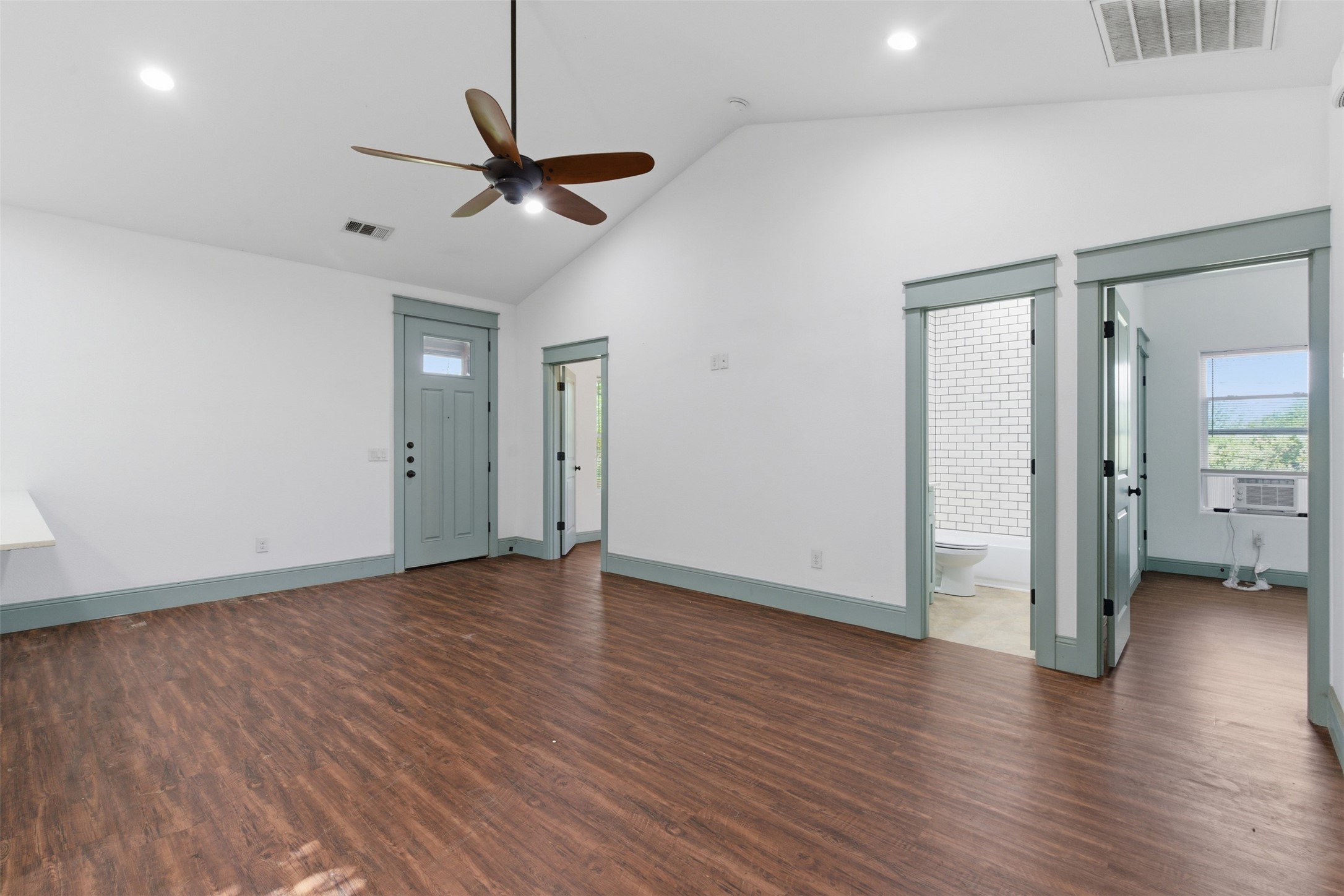 1731 W Elm Street Denison TX 75020