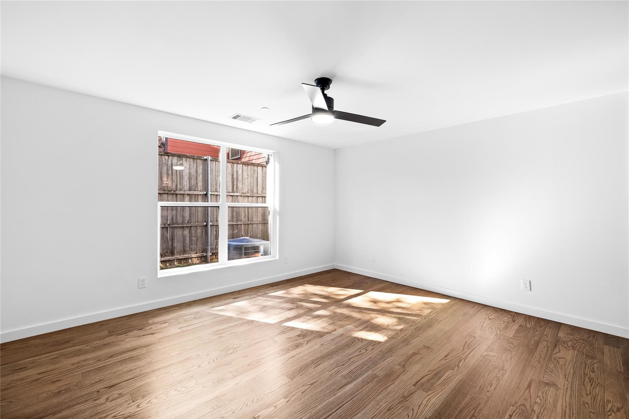 1529 Villars Street Dallas TX 75204