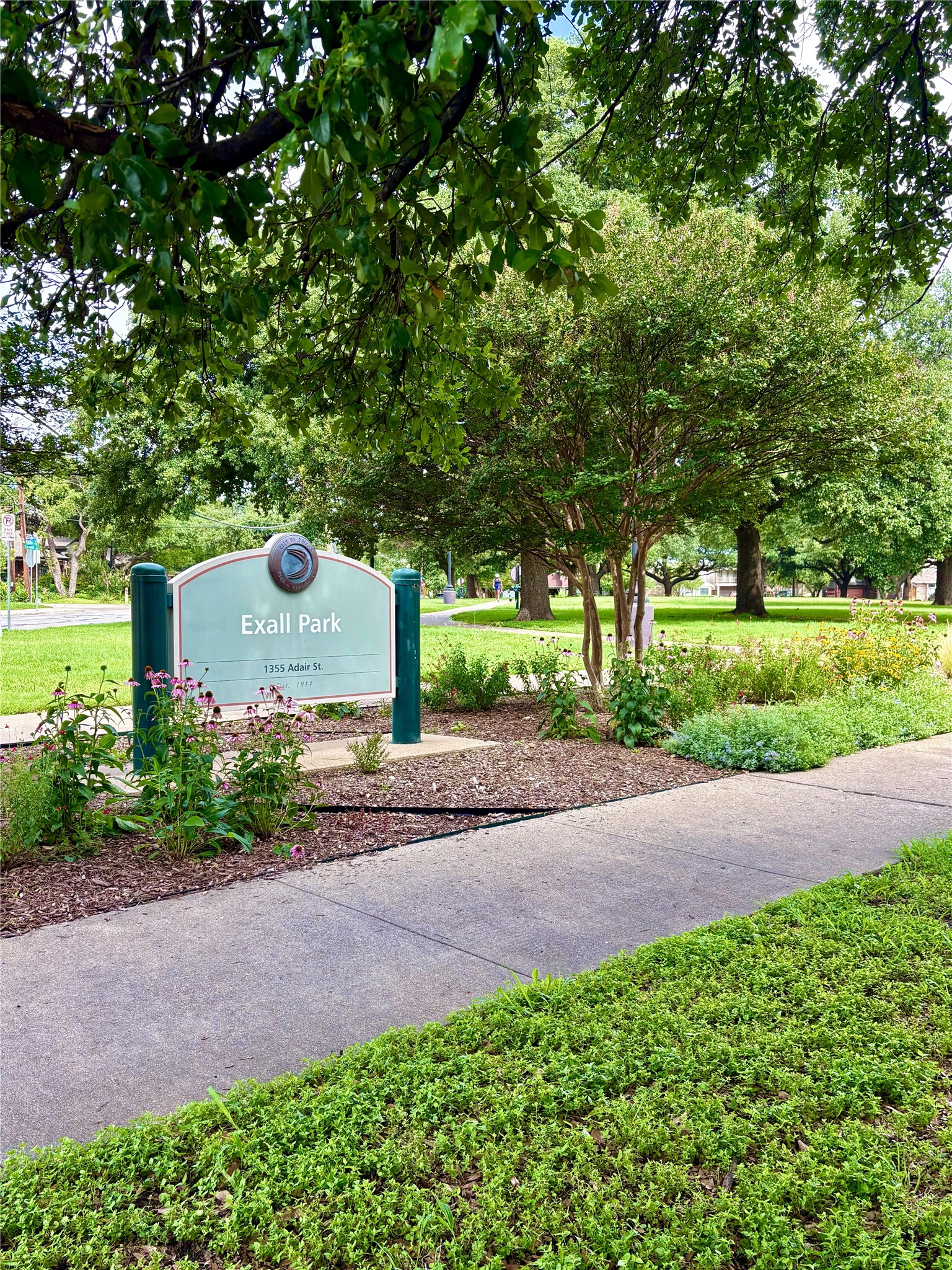 1529 Villars Street Dallas TX 75204