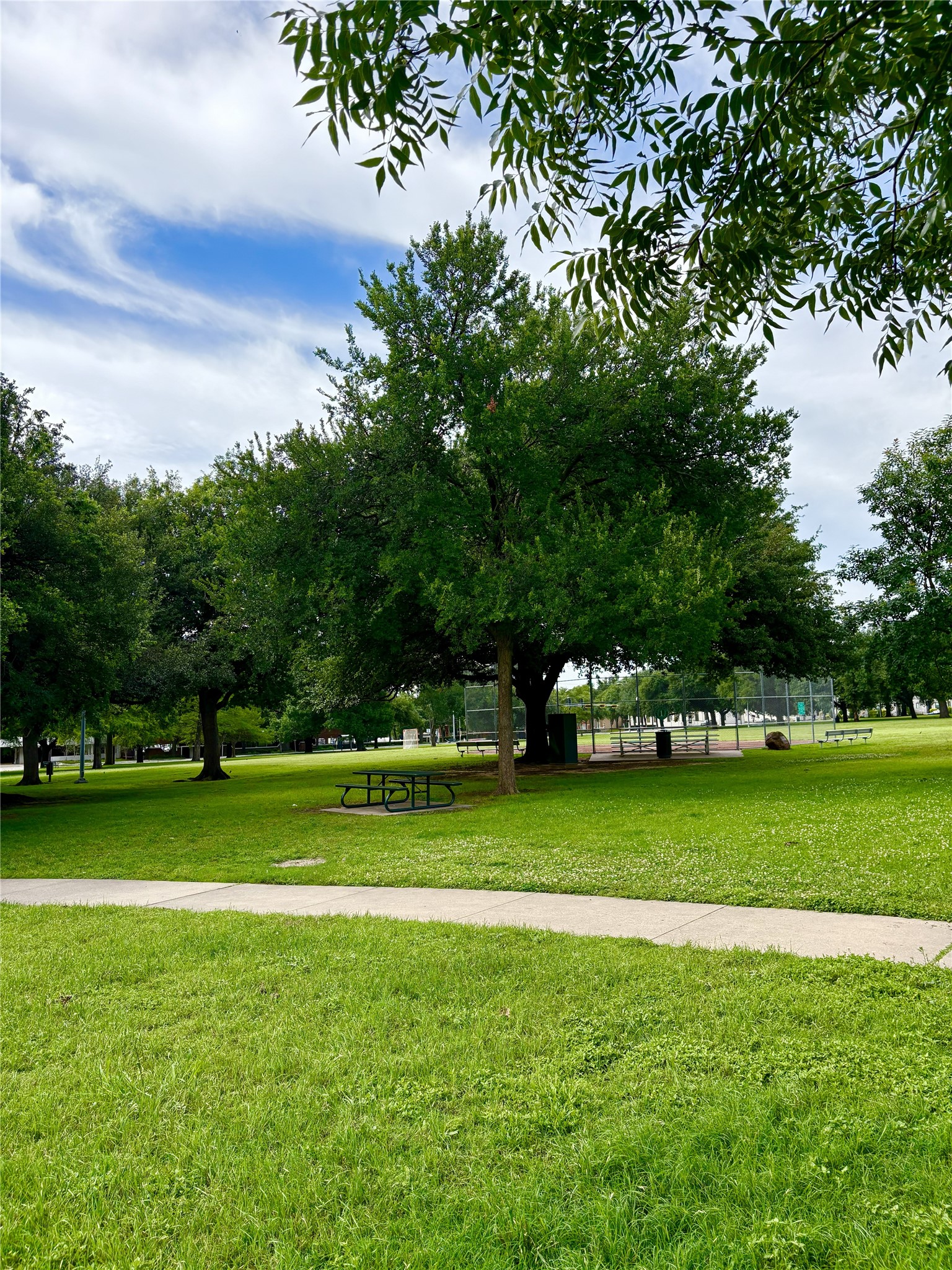 1529 Villars Street Dallas TX 75204
