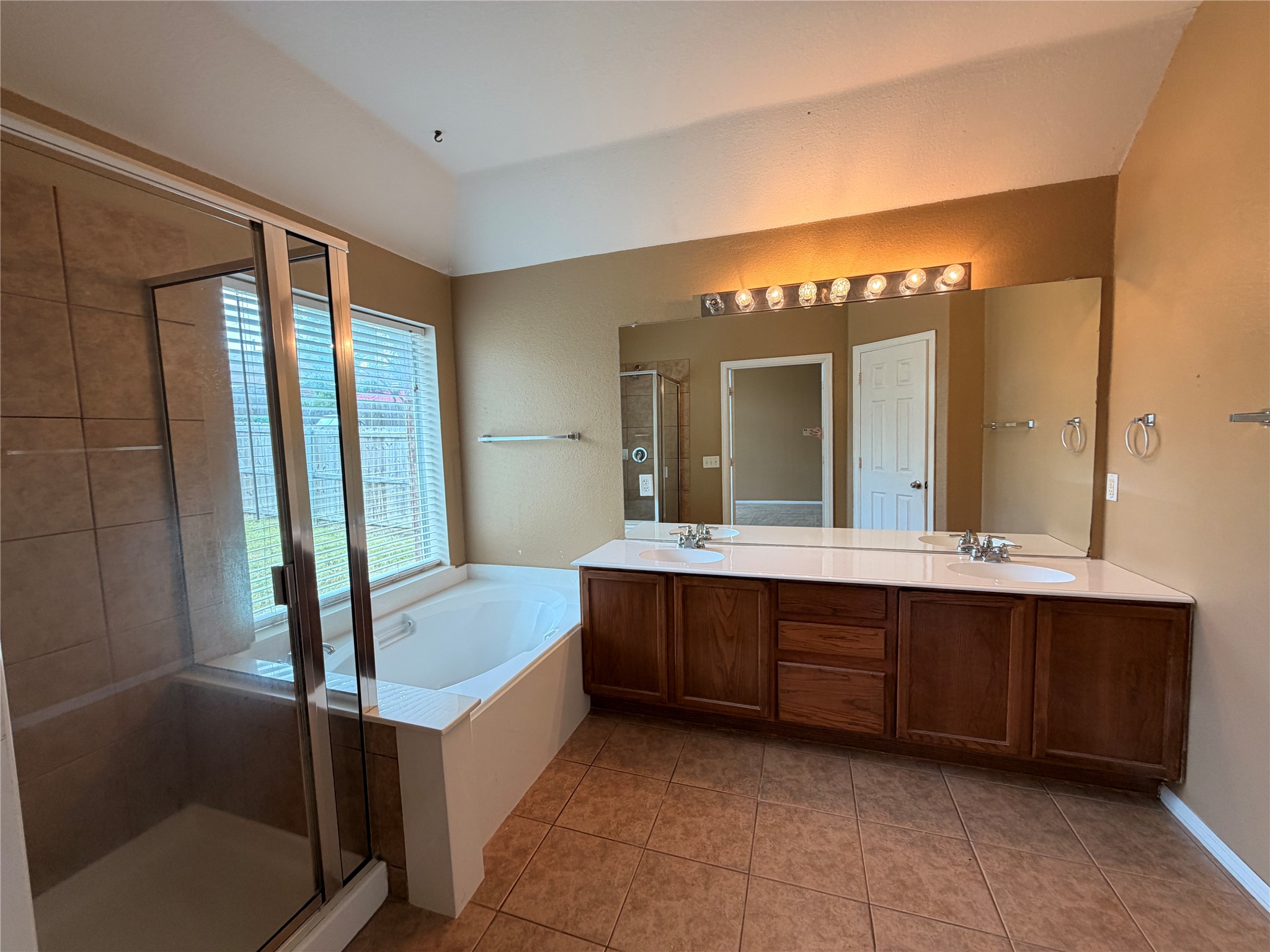 618 Rosarita Road Arlington TX 76002