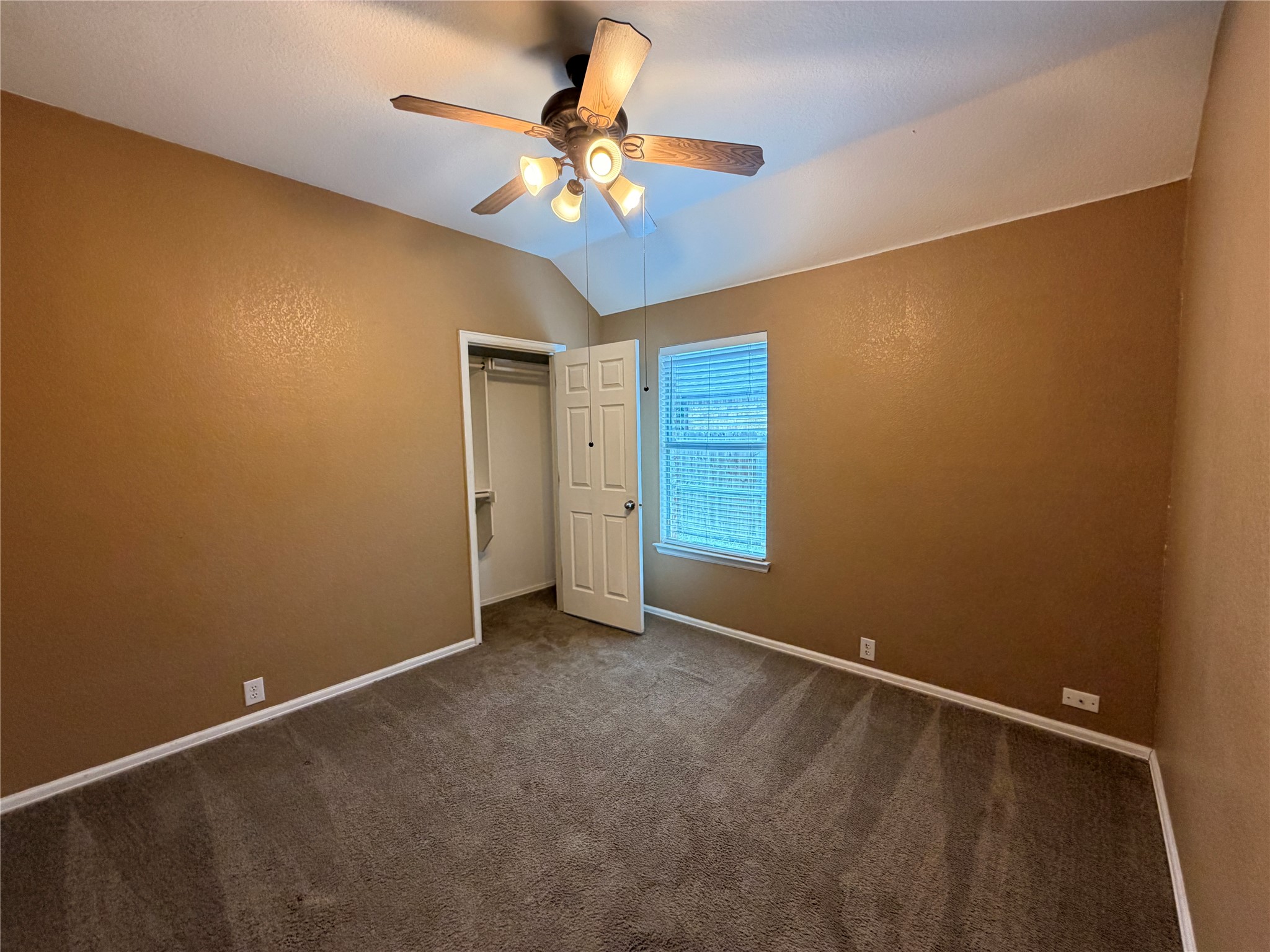 618 Rosarita Road Arlington TX 76002