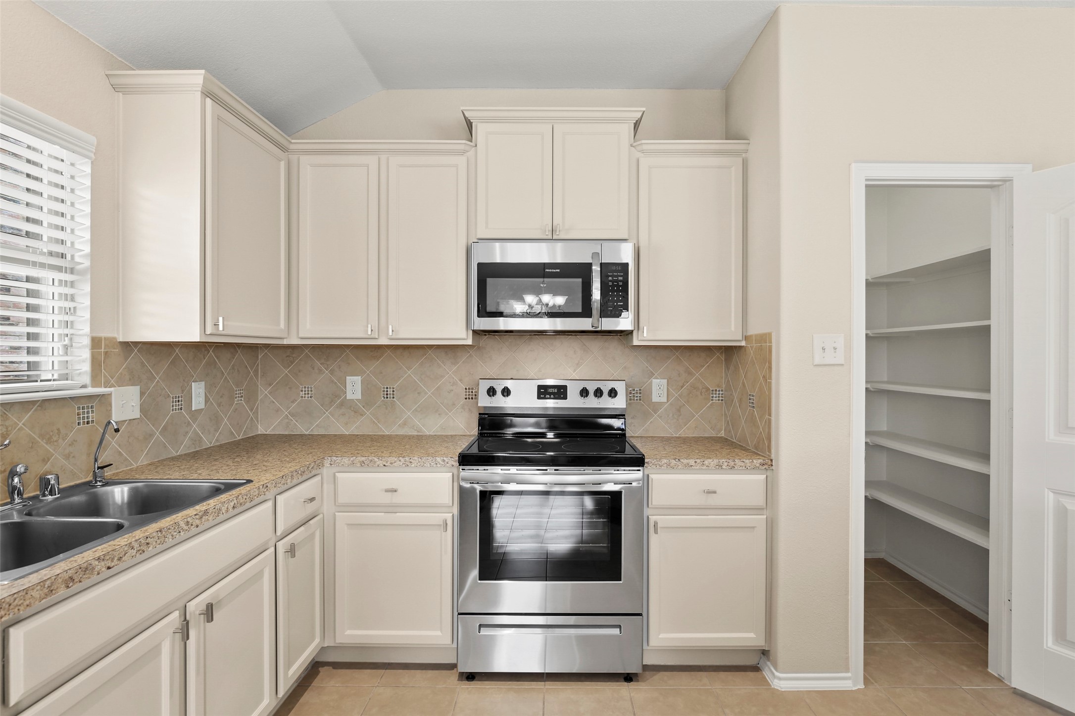 1703 Twin Hills Way Princeton TX 75407