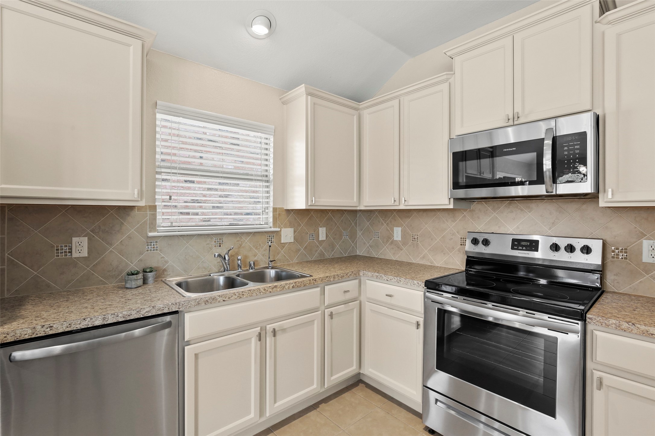 1703 Twin Hills Way Princeton TX 75407