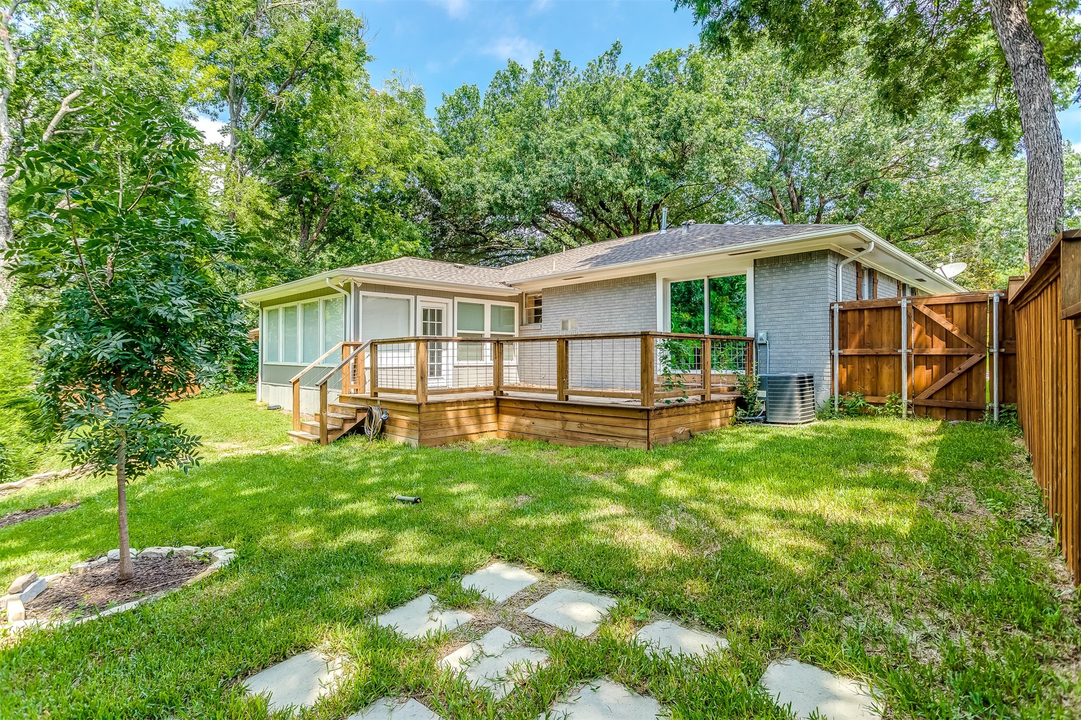 2540 El Cerrito Drive Dallas TX 75228