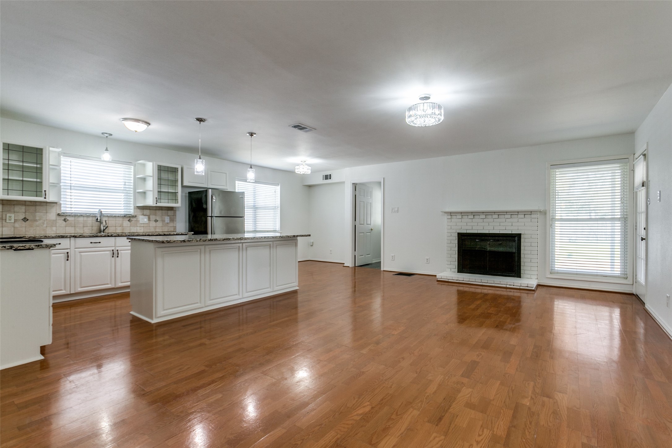 816 Sherwood Drive Richardson TX 75080
